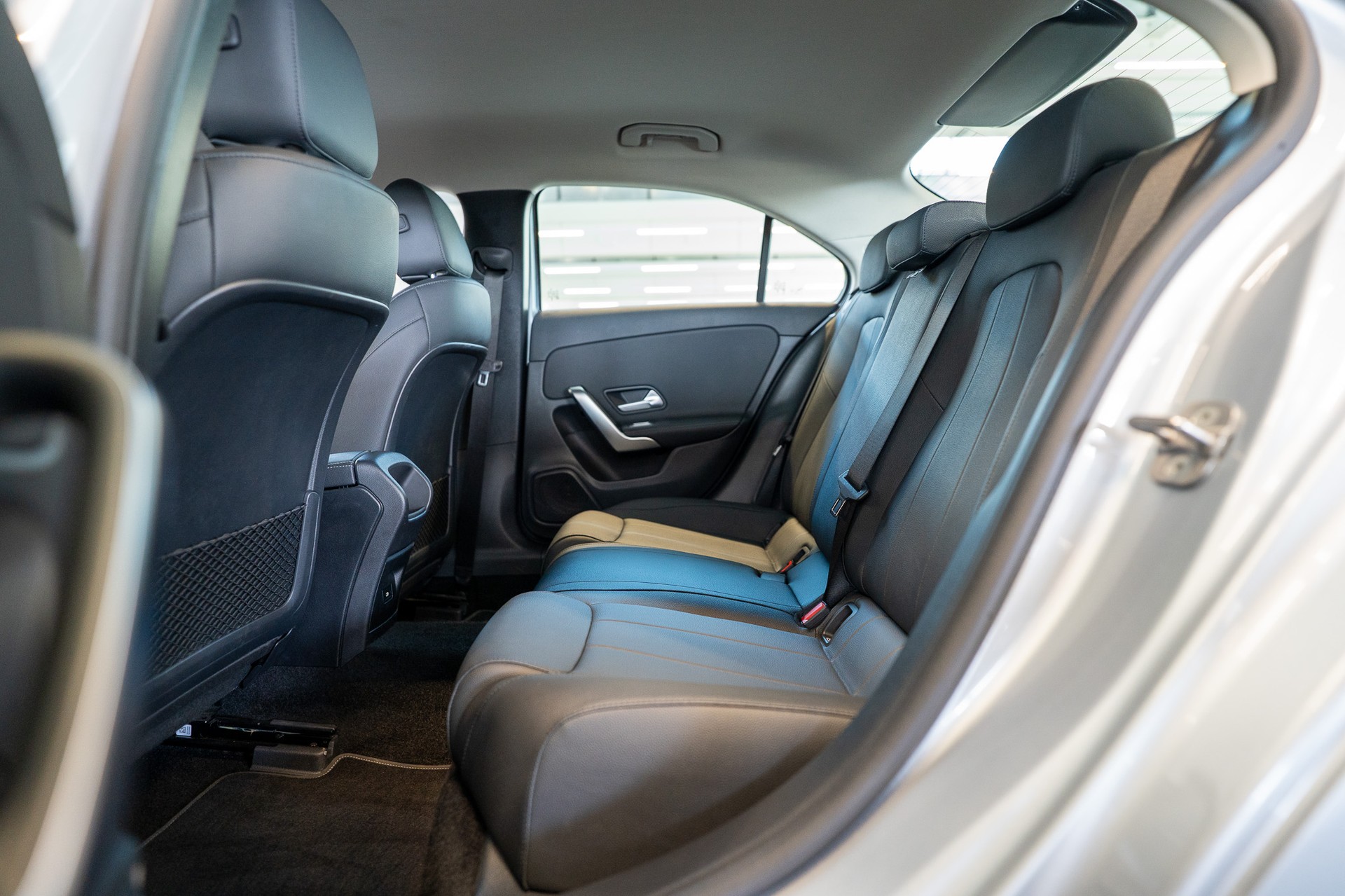 MERCEDES-BENZ A 220 Progressive 4m Limousine / Facelift / Rückfahrkamera / Sitzheizung-image-12