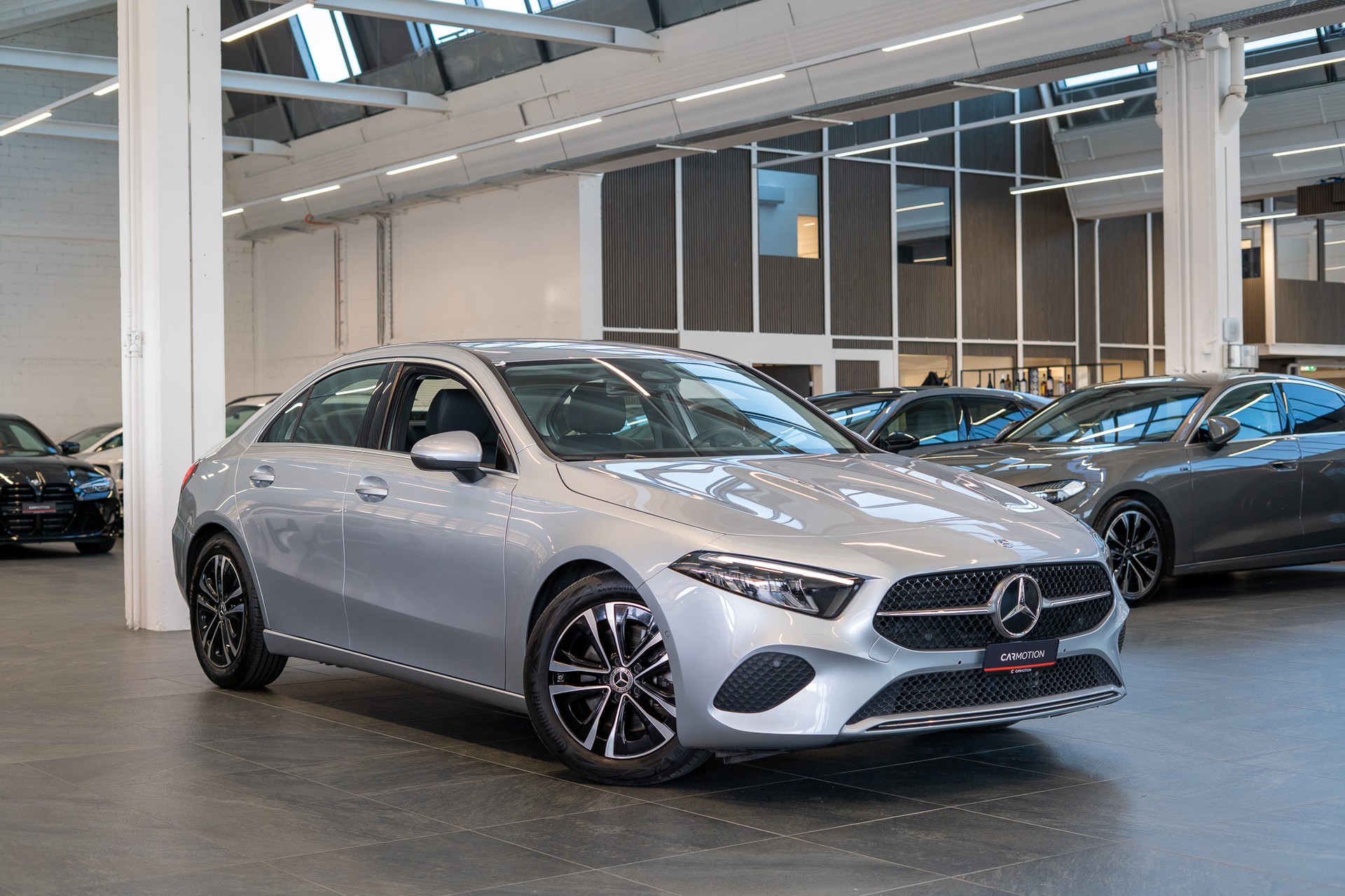 MERCEDES-BENZ A 220 Progressive 4m Limousine / Facelift / Rückfahrkamera / Sitzheizung-image-2