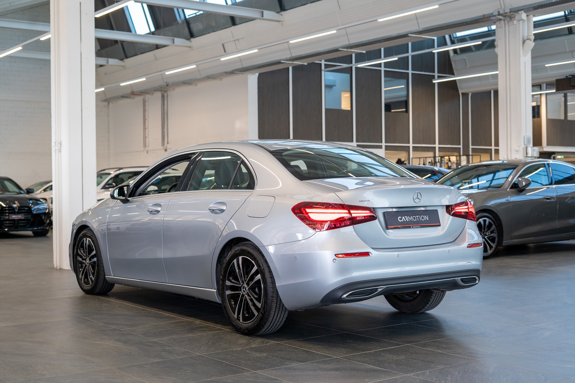 MERCEDES-BENZ A 220 Progressive 4m Limousine / Facelift / Rückfahrkamera / Sitzheizung-image-7