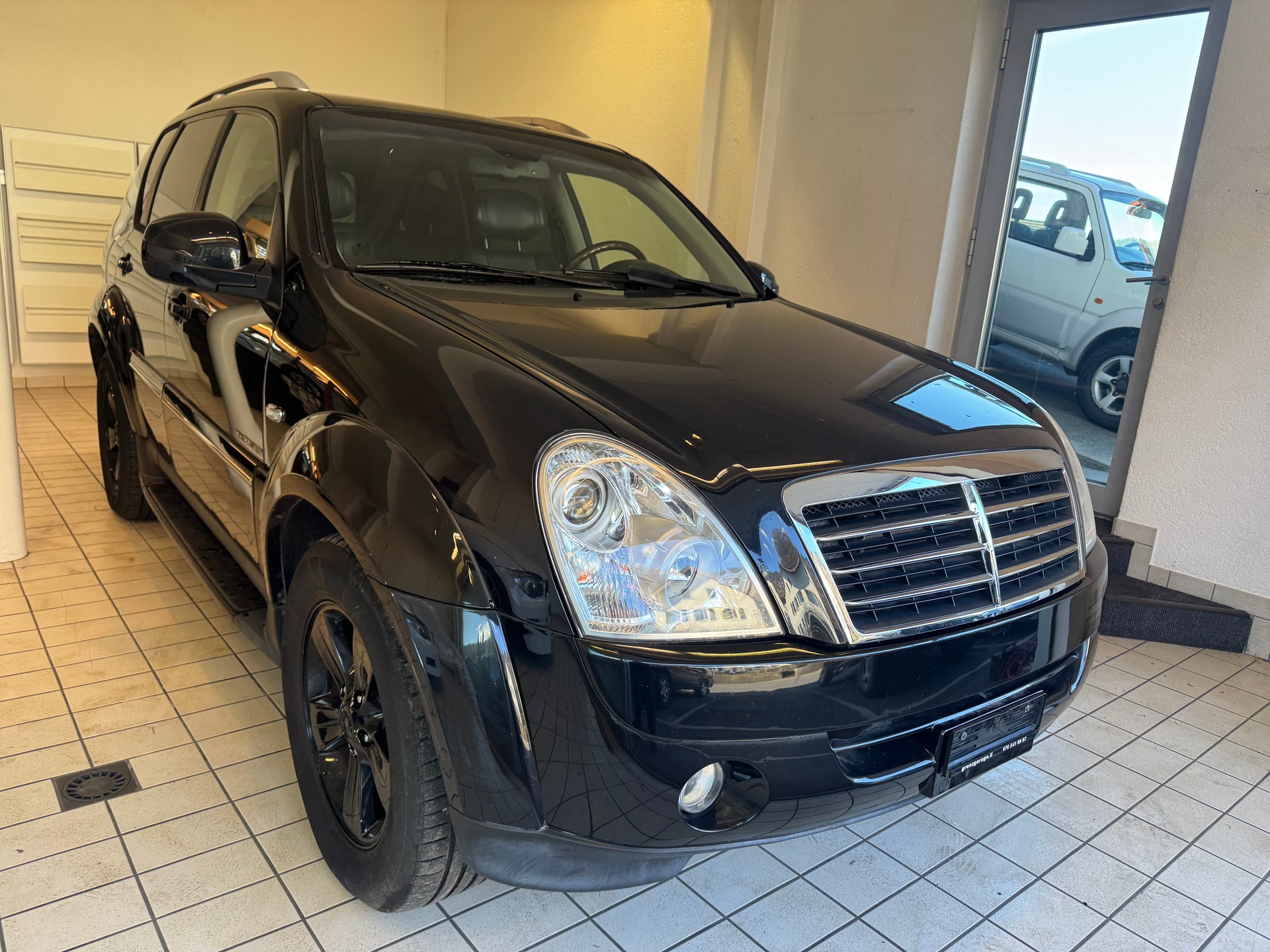 KGM-SsangYong Rexton RX 270 XVT Limited Edition Automatic-image-3