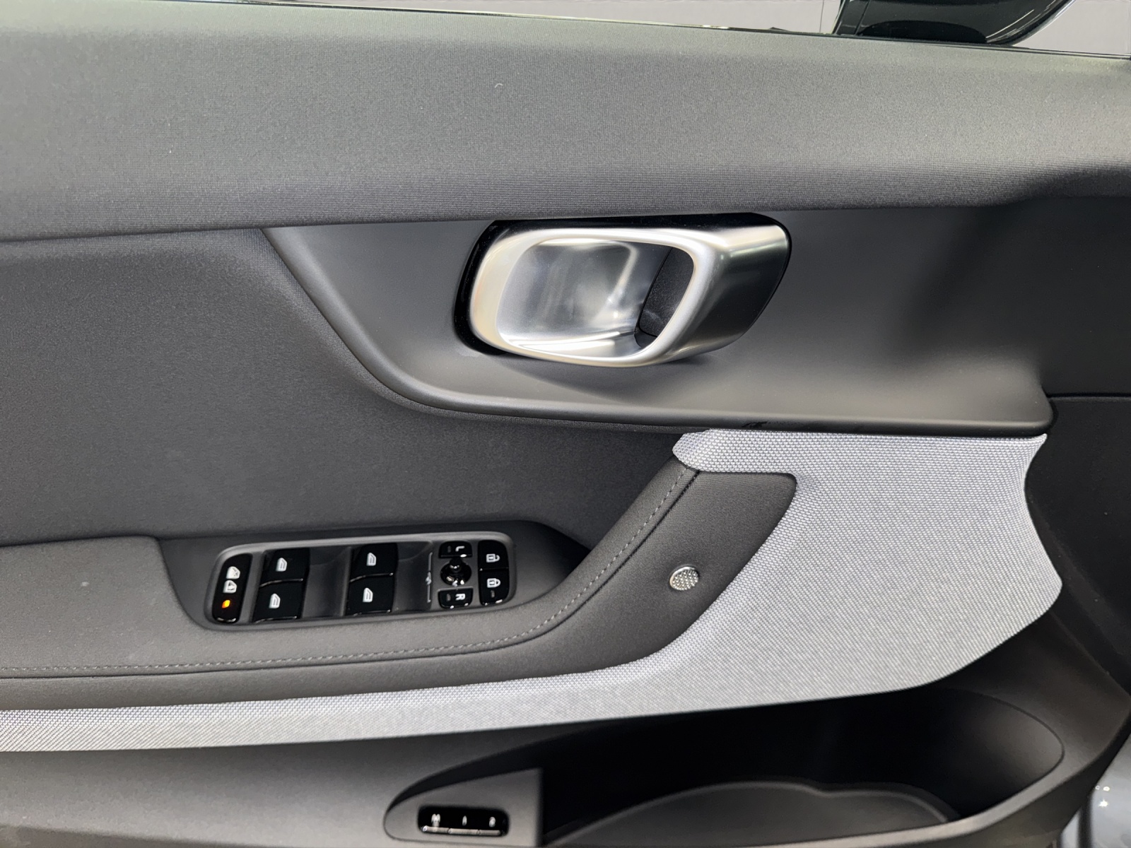 POLESTAR 2 Long Range Single Motor-image-9