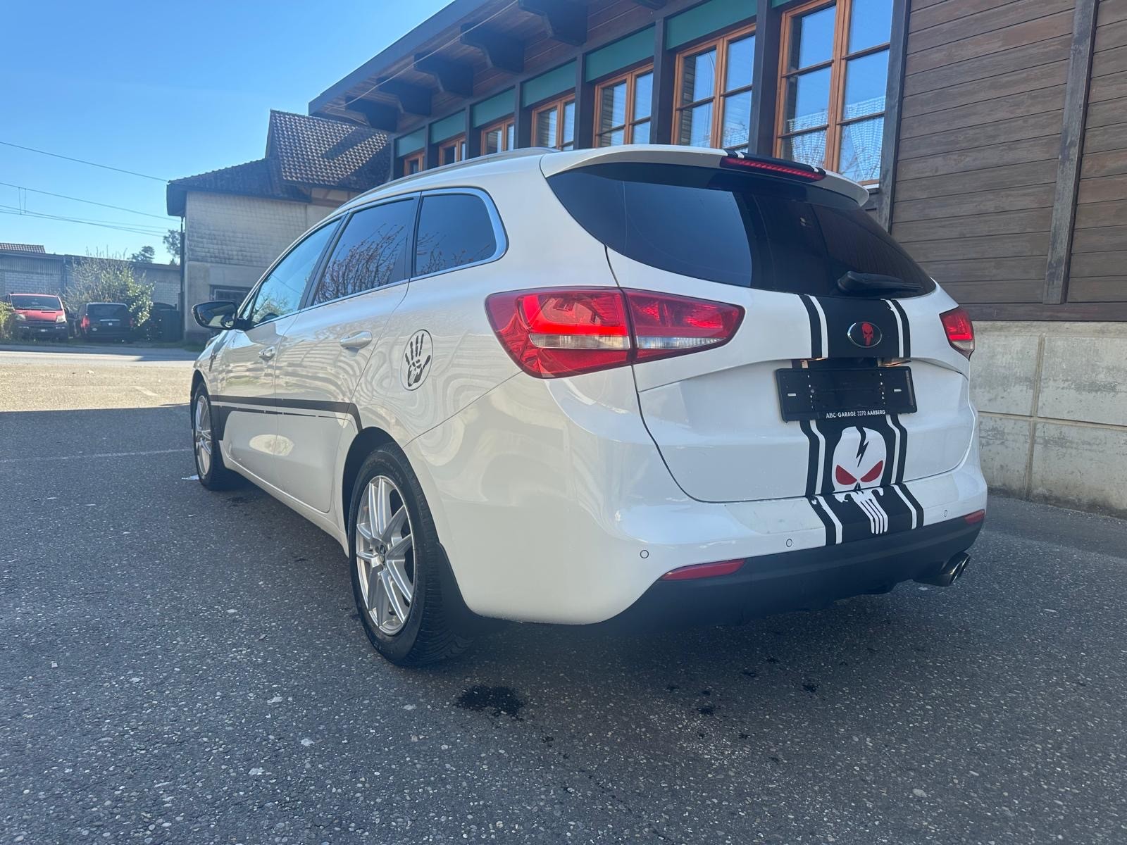 KIA Cee'd Sportswagon 1.6 CRDi GT Line DCT-image-2