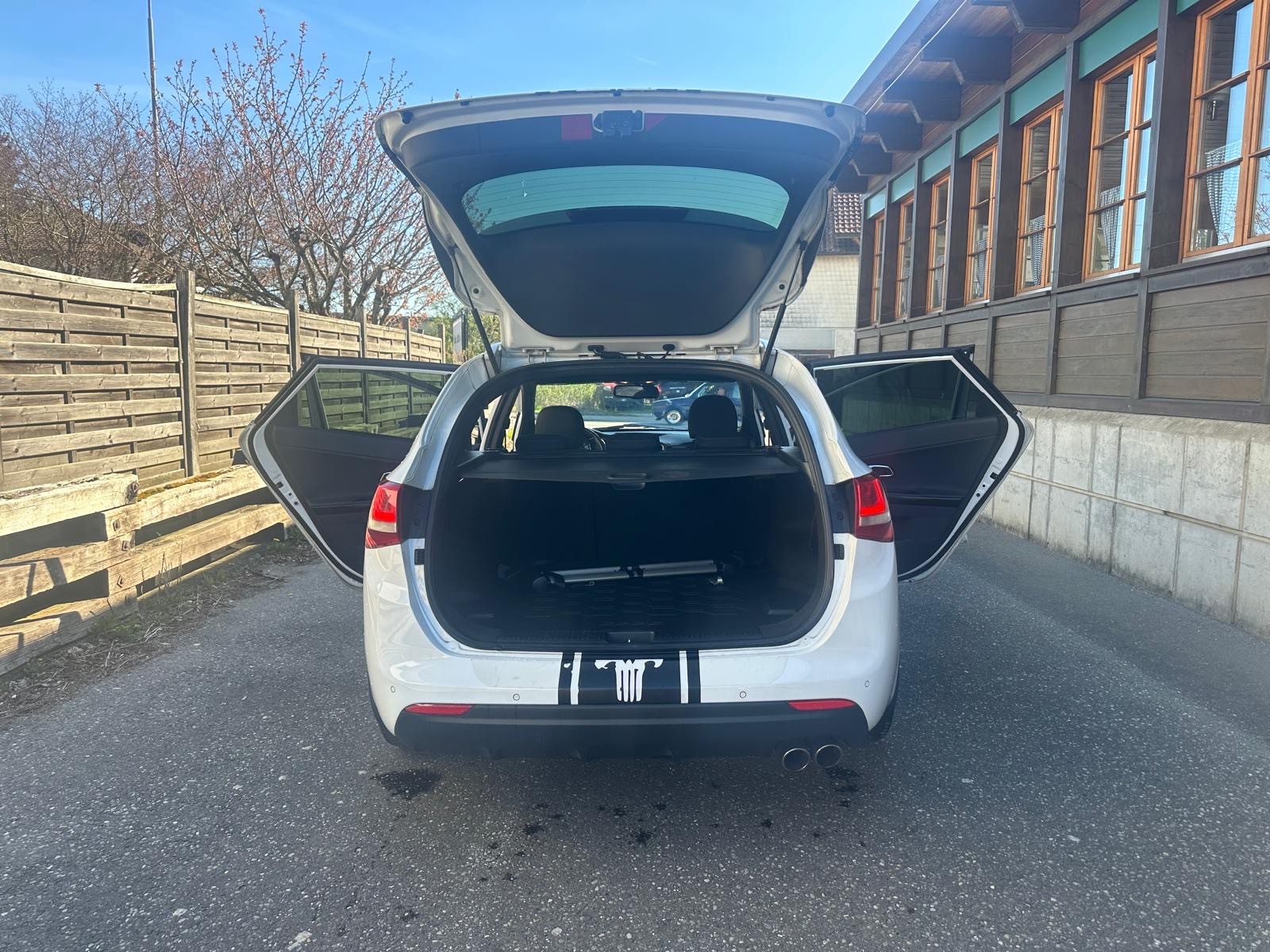 KIA Cee'd Sportswagon 1.6 CRDi GT Line DCT-image-6