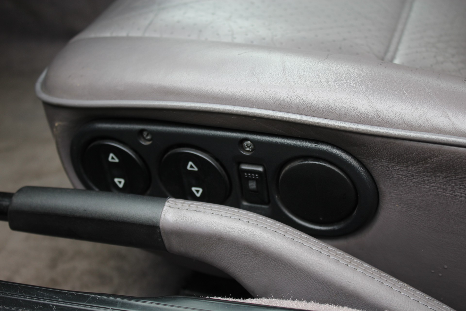PORSCHE 944 S 2 3.0-image-5