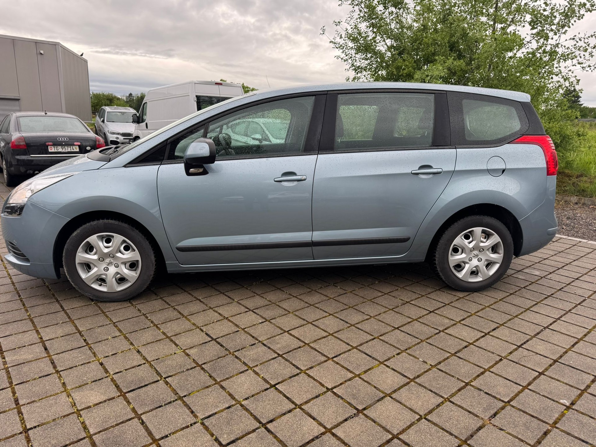 PEUGEOT 5008 1.6 16V VTI Access-image-3