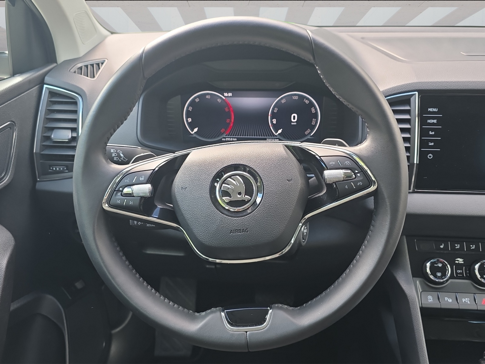 SKODA Karoq 2.0 TDI CR Style 4x4 DSG-image-5