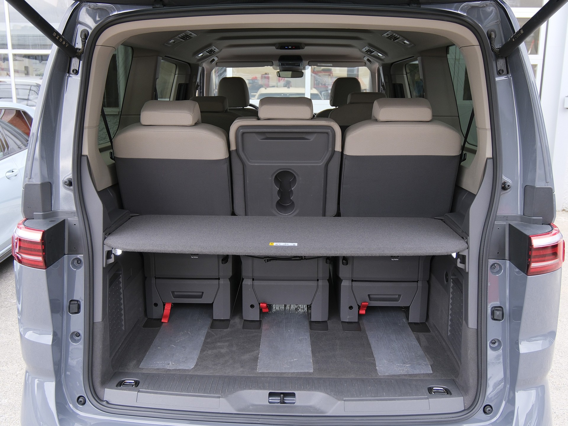 VW Multivan 2.0 TDI Life Edition DSG Lang-image-15