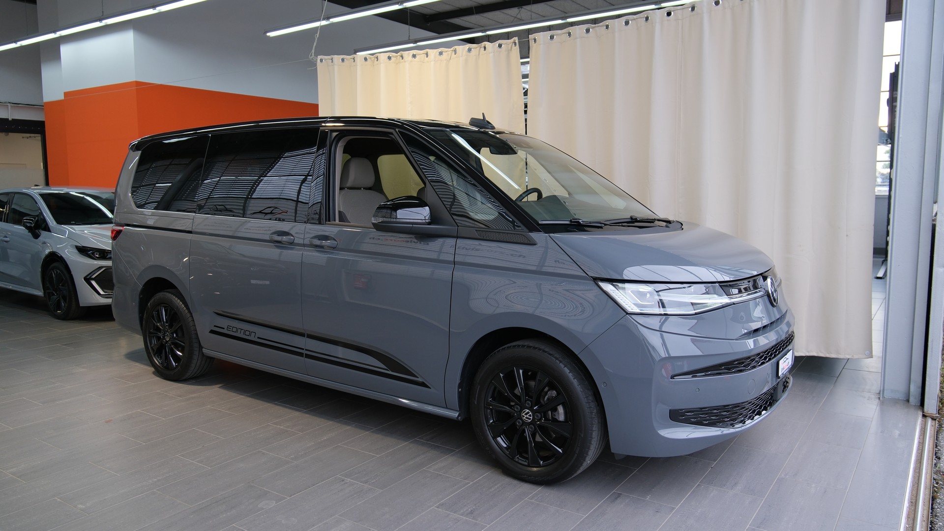 VW Multivan 2.0 TDI Life Edition DSG Lang-image-29