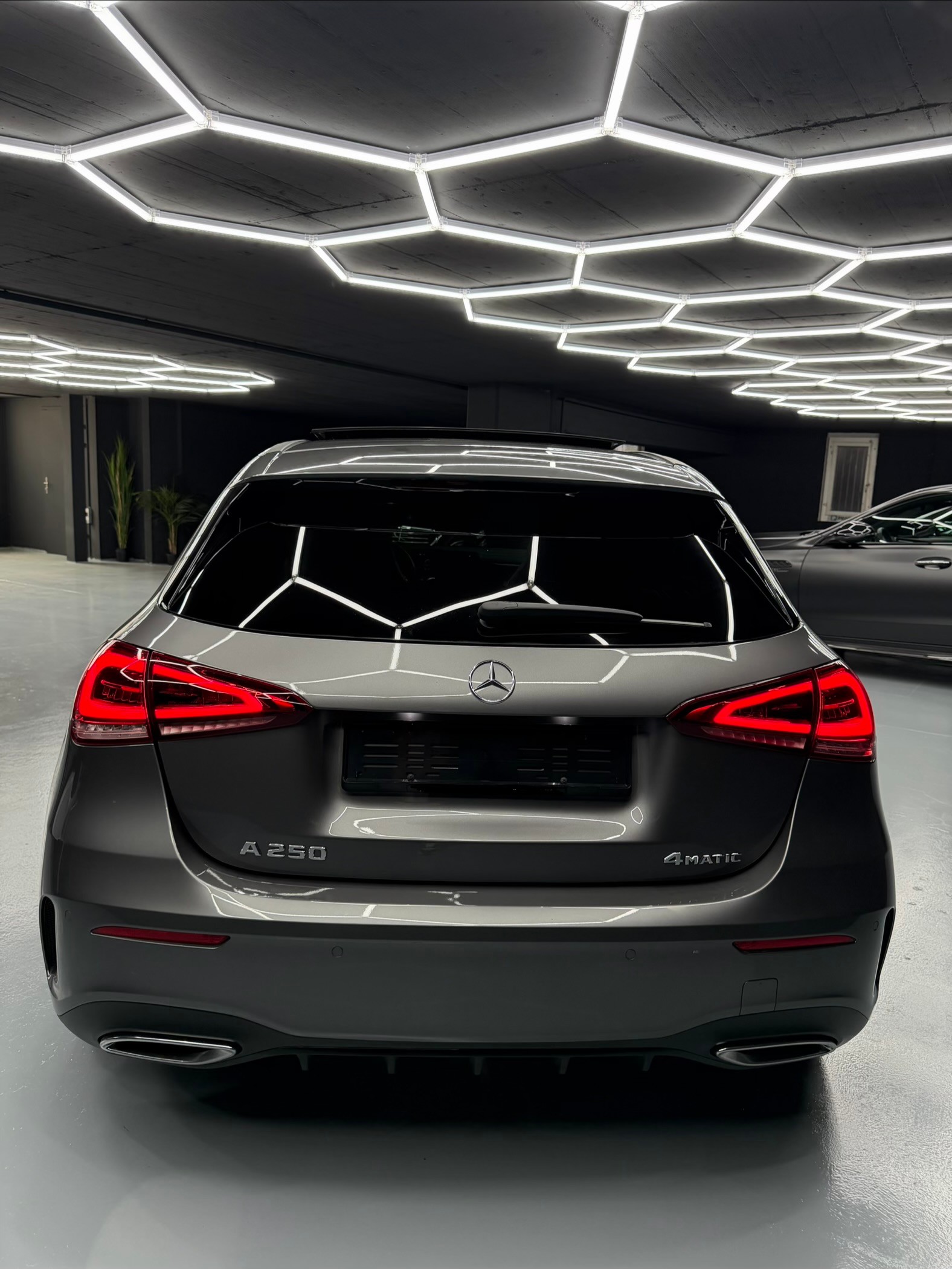 MERCEDES-BENZ A 250 4Matic AMG Line 4Matic 7G-DCT-image-3