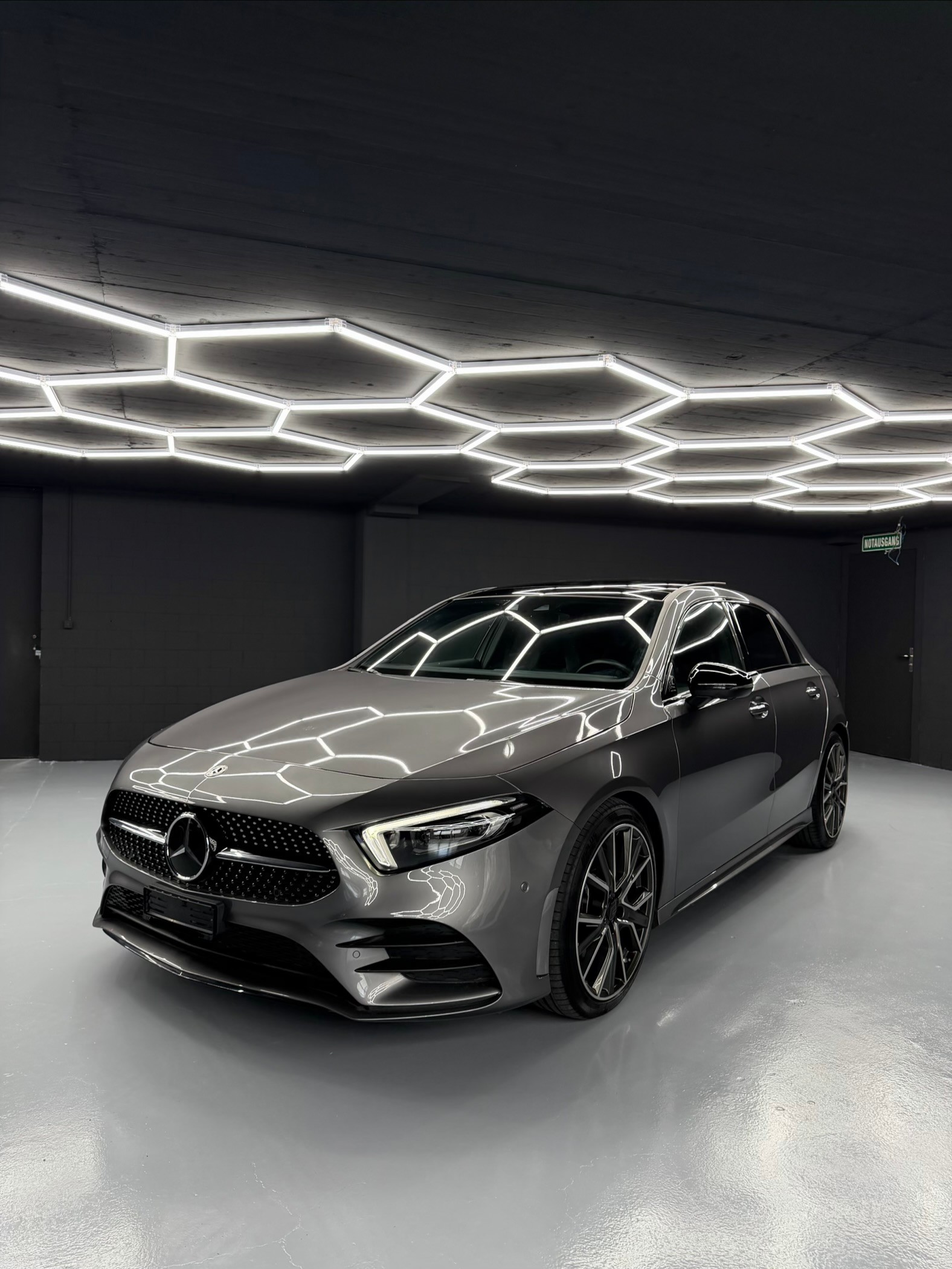 MERCEDES-BENZ A 250 4Matic AMG Line 4Matic 7G-DCT-image-5