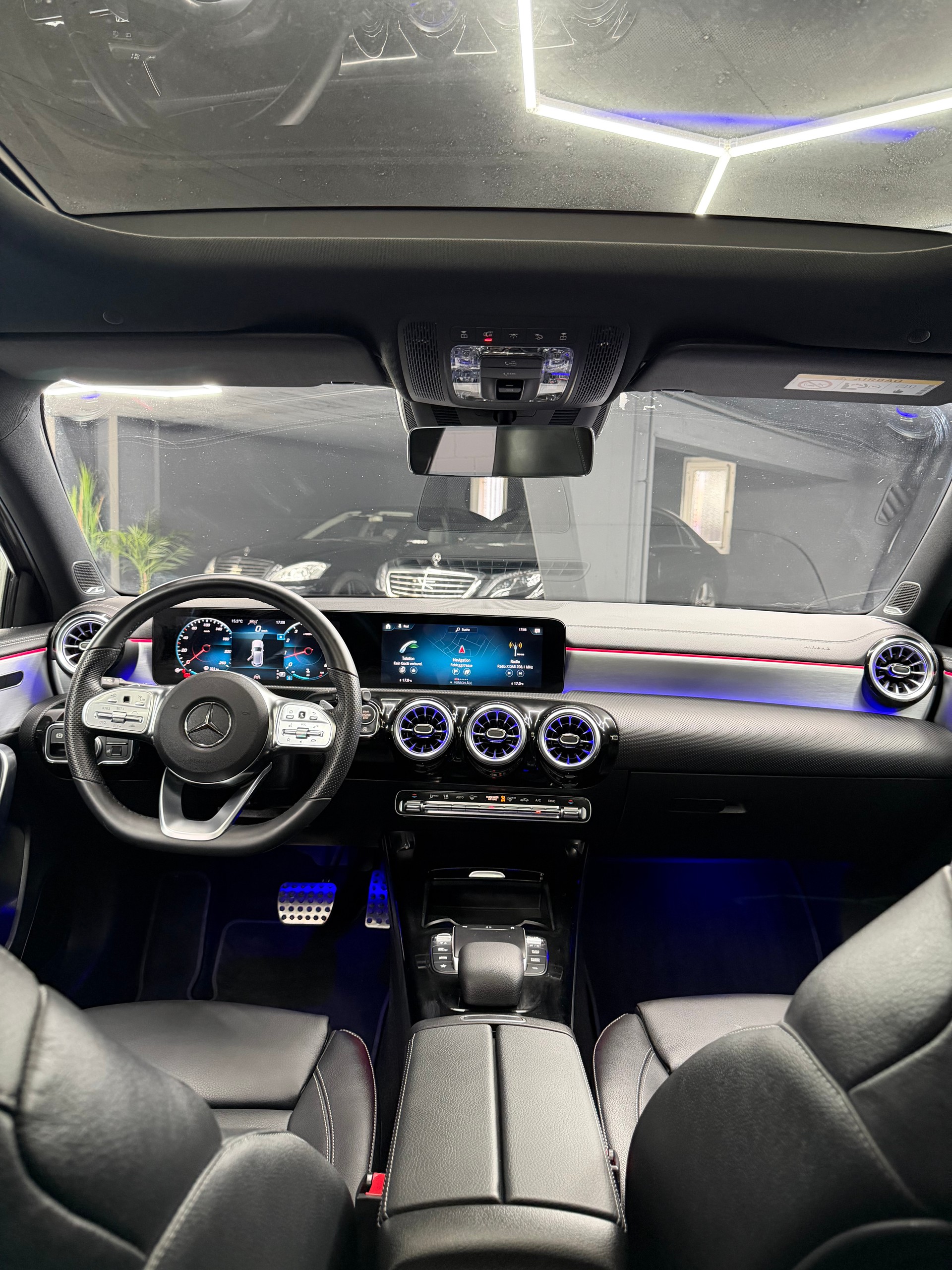 MERCEDES-BENZ A 250 4Matic AMG Line 4Matic 7G-DCT-image-11