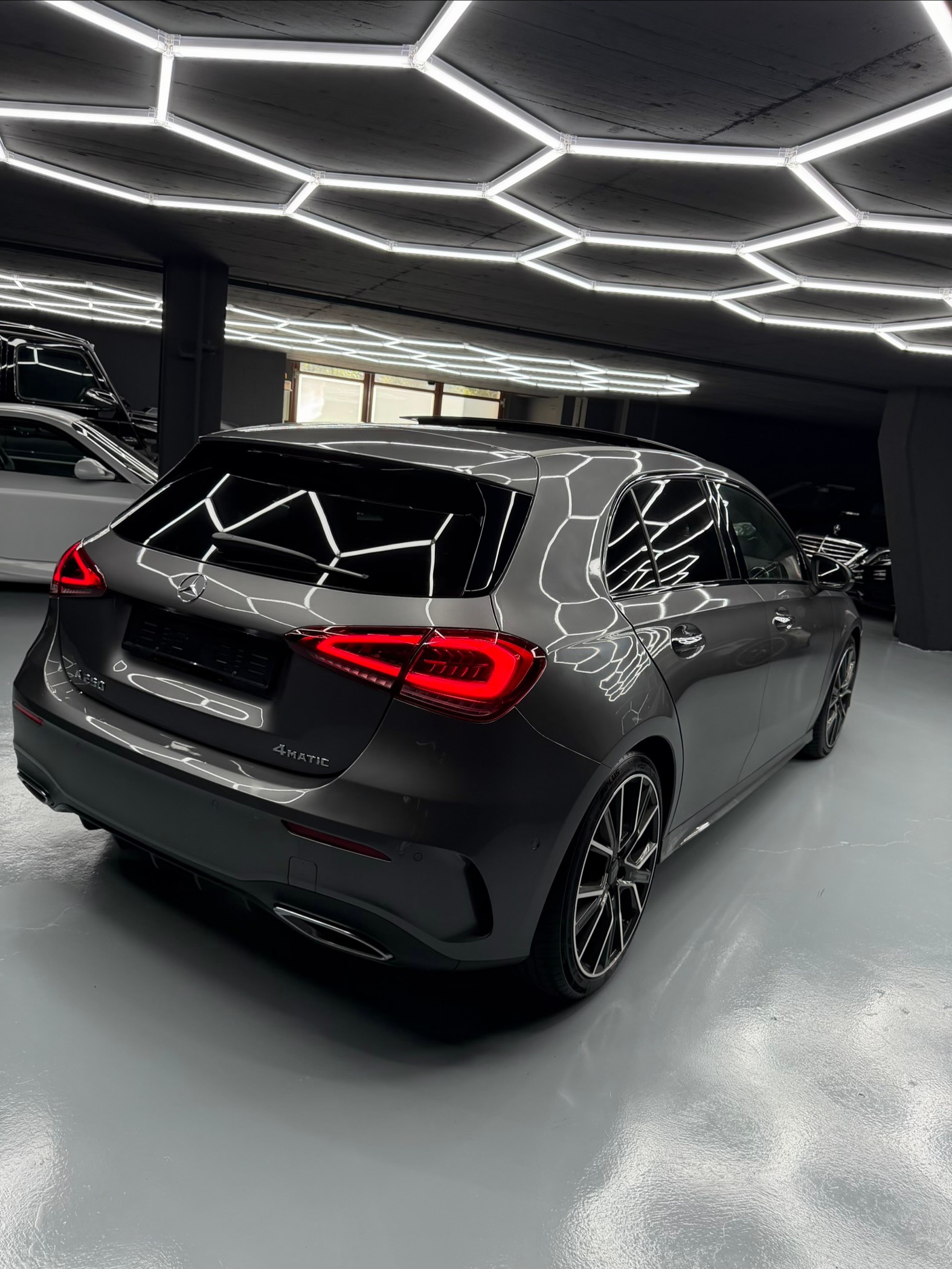 MERCEDES-BENZ A 250 4Matic AMG Line 4Matic 7G-DCT-image-4