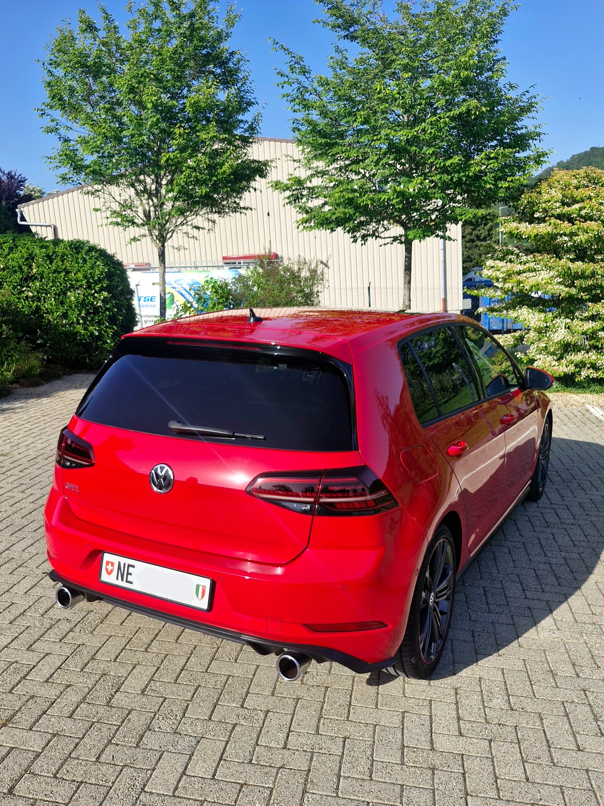 VW Golf 2.0 TSI GTI Performance DSG-image-2