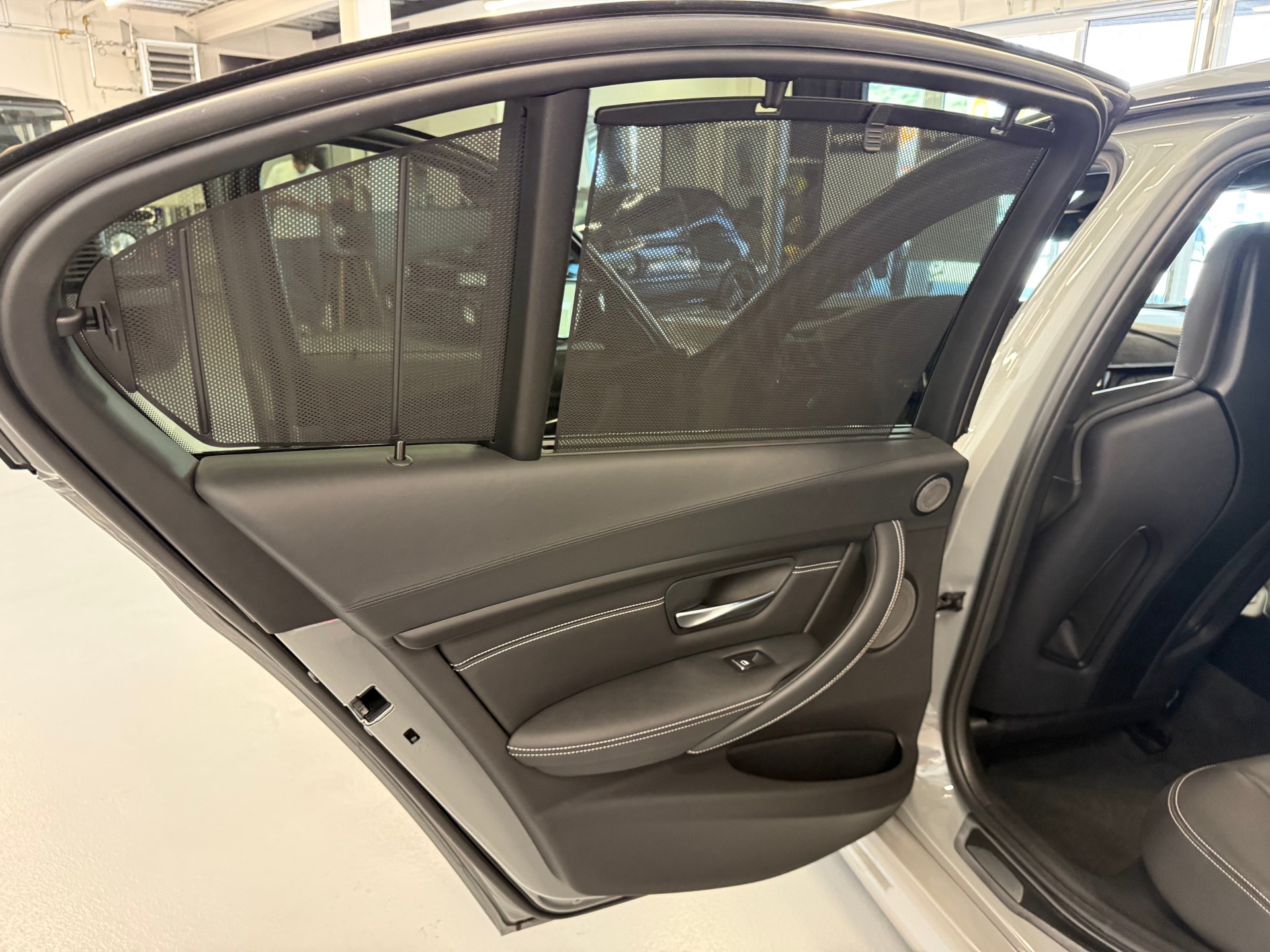 BMW M3 CS Drivelogic Ch Auto-image-23