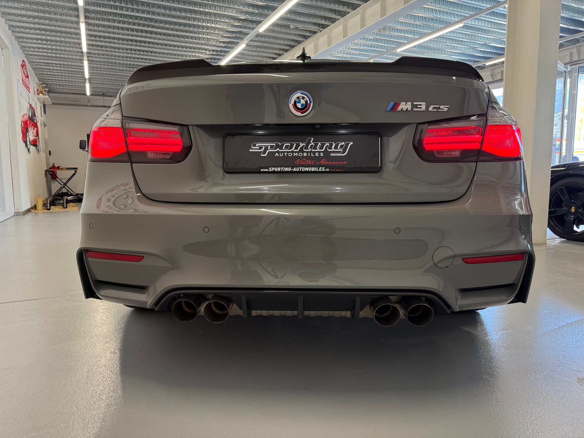 BMW M3 CS Drivelogic Ch Auto-image-6