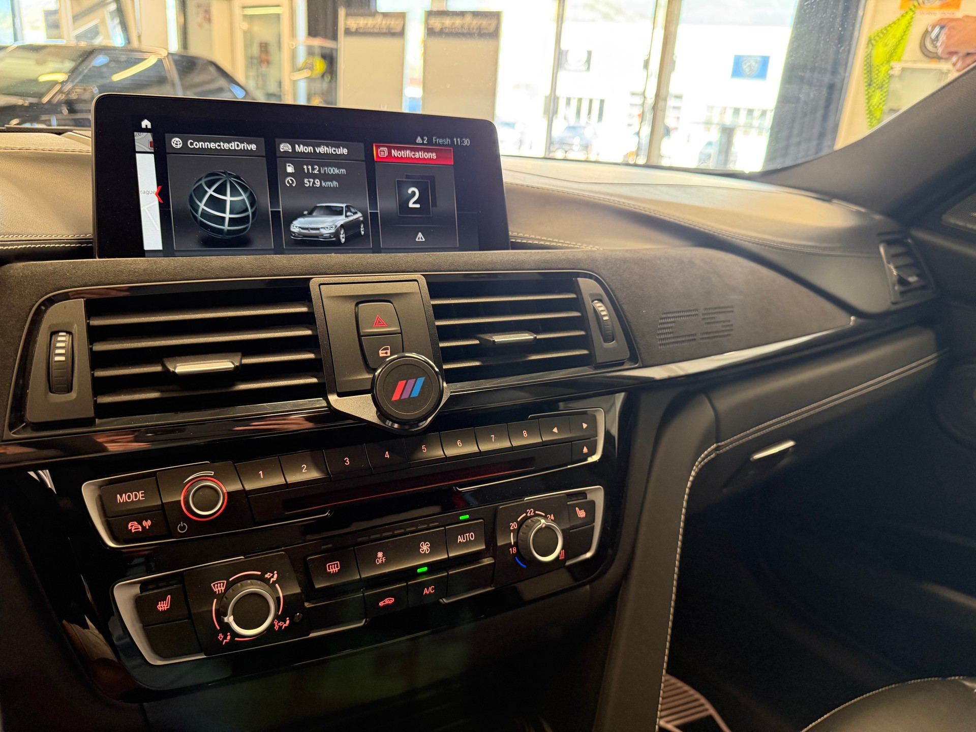BMW M3 CS Drivelogic Ch Auto-image-19