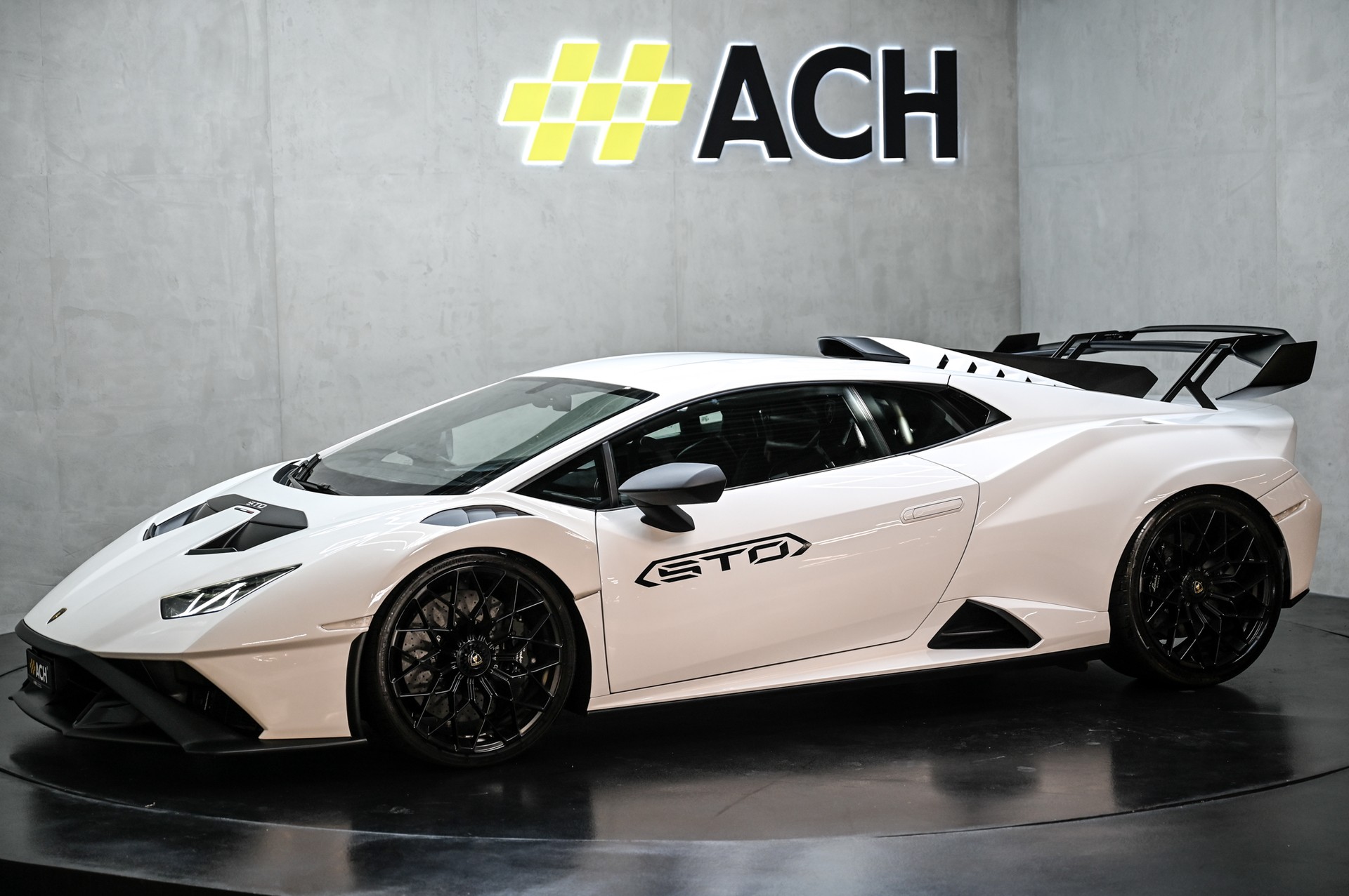 LAMBORGHINI Huracan Coupé 5.2 STO-image-8