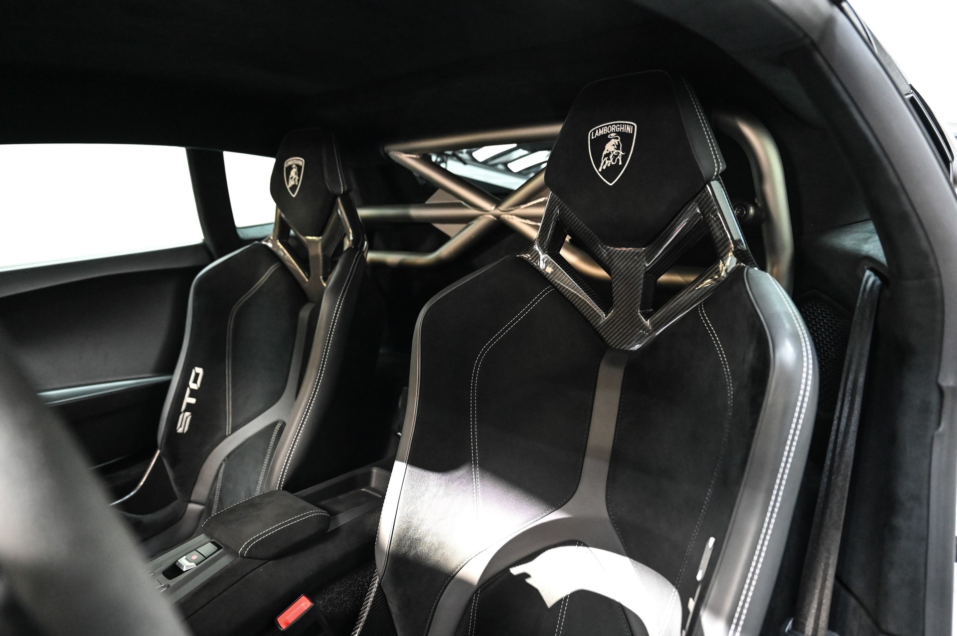 LAMBORGHINI Huracan Coupé 5.2 STO-image-22