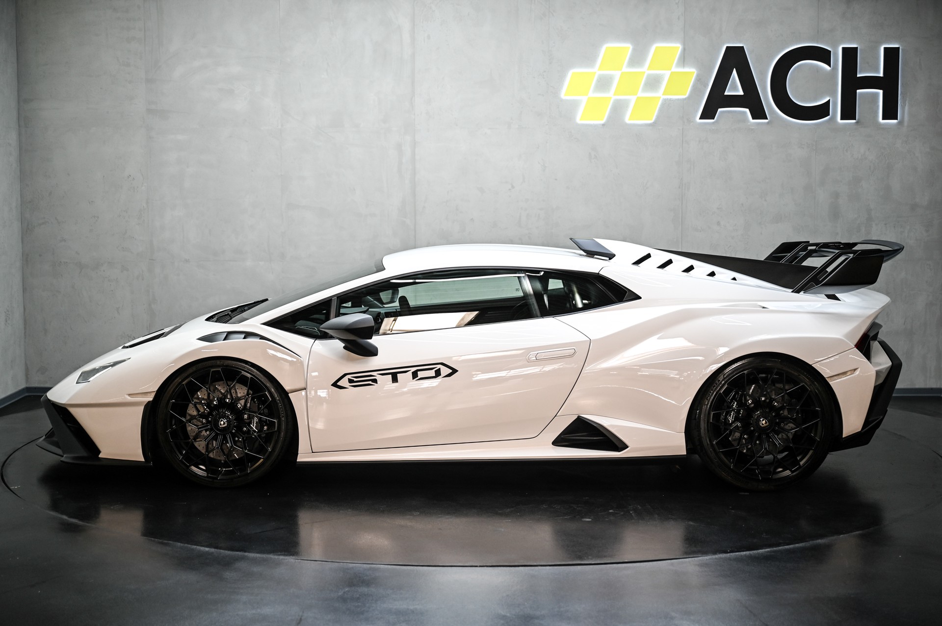 LAMBORGHINI Huracan Coupé 5.2 STO-image-7