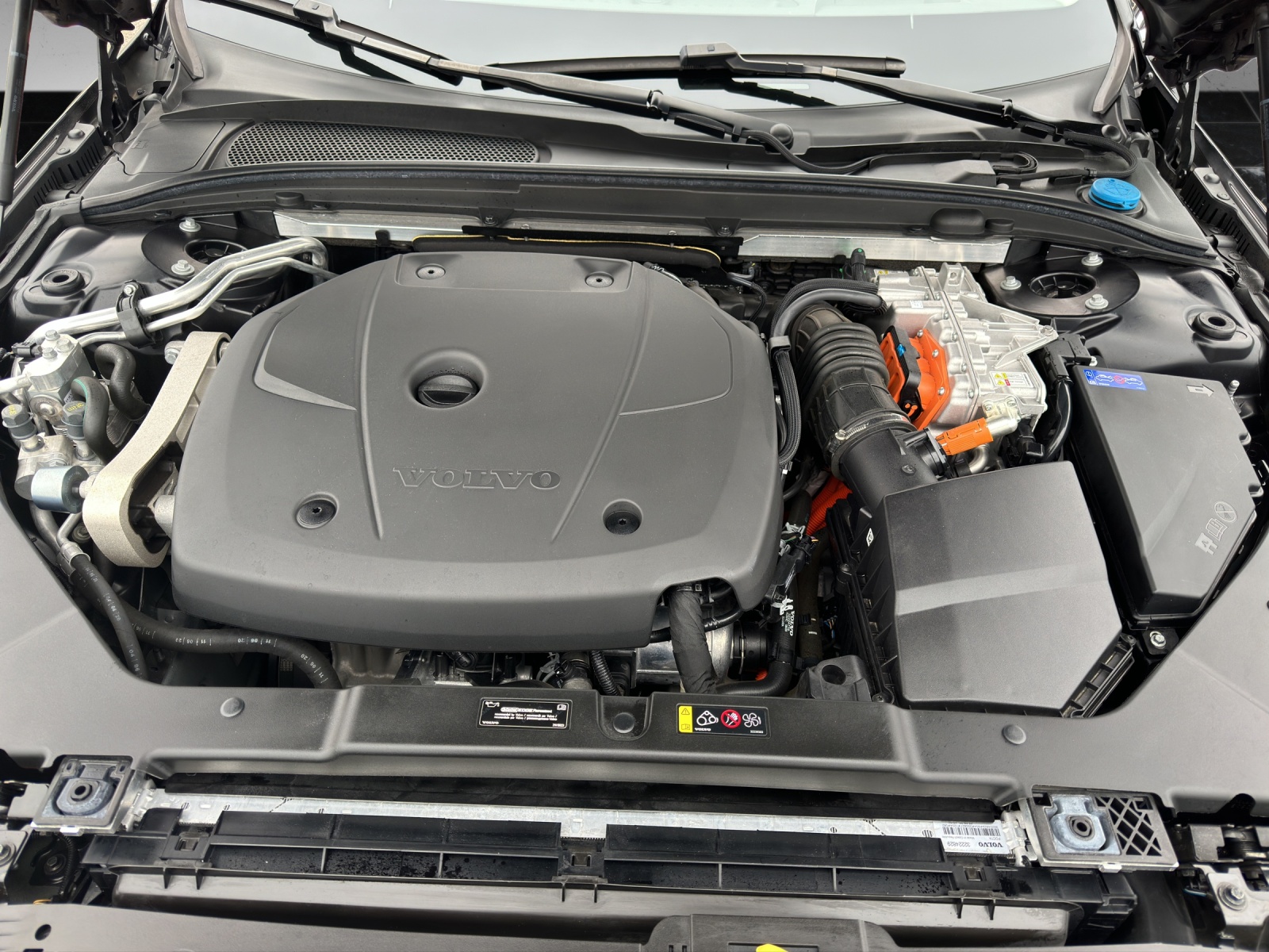 VOLVO V60 2.0 T6 TE Business eAWD-image-19