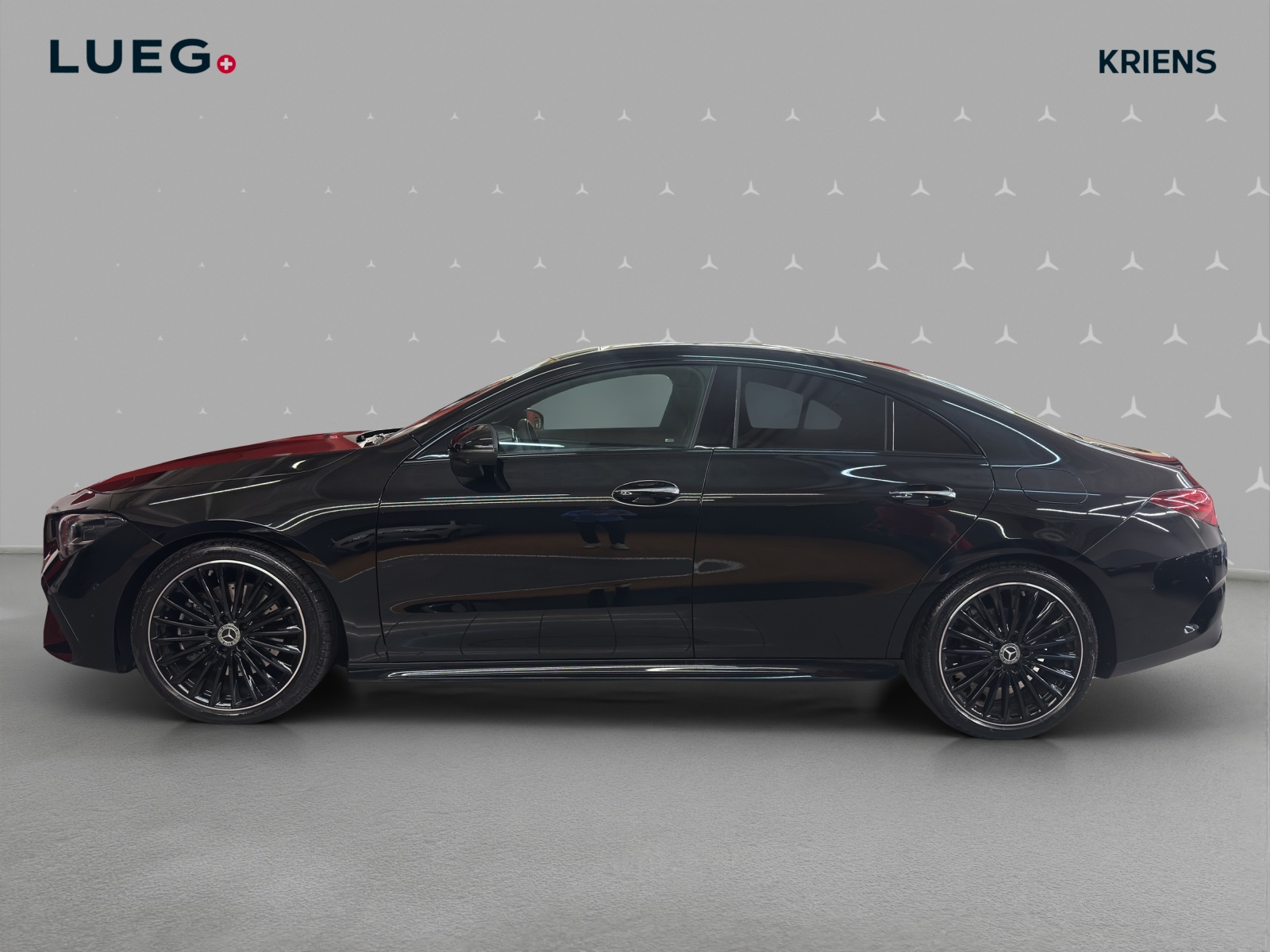 MERCEDES-BENZ CLA 220 4M - AMG / 360 Grad Kamera / Multibeam LED / Panorama-Dach-image-1