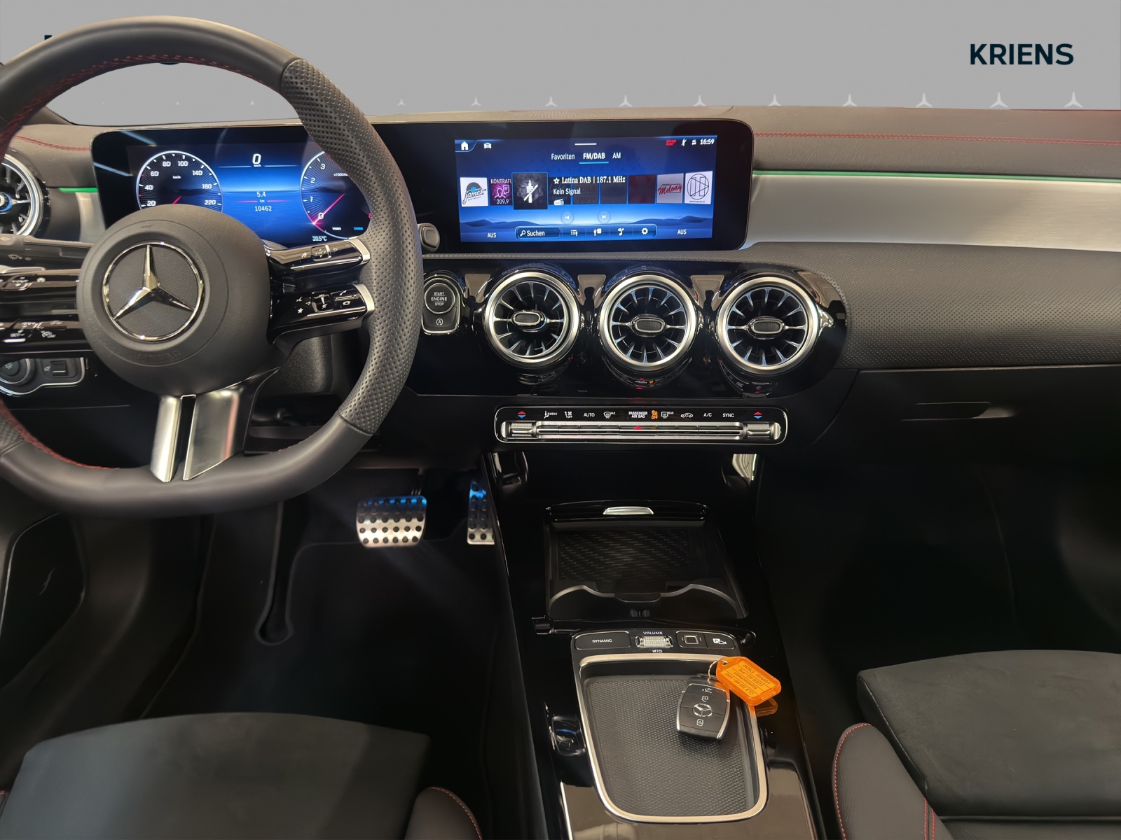 MERCEDES-BENZ CLA 220 4M - AMG / 360 Grad Kamera / Multibeam LED / Panorama-Dach-image-11