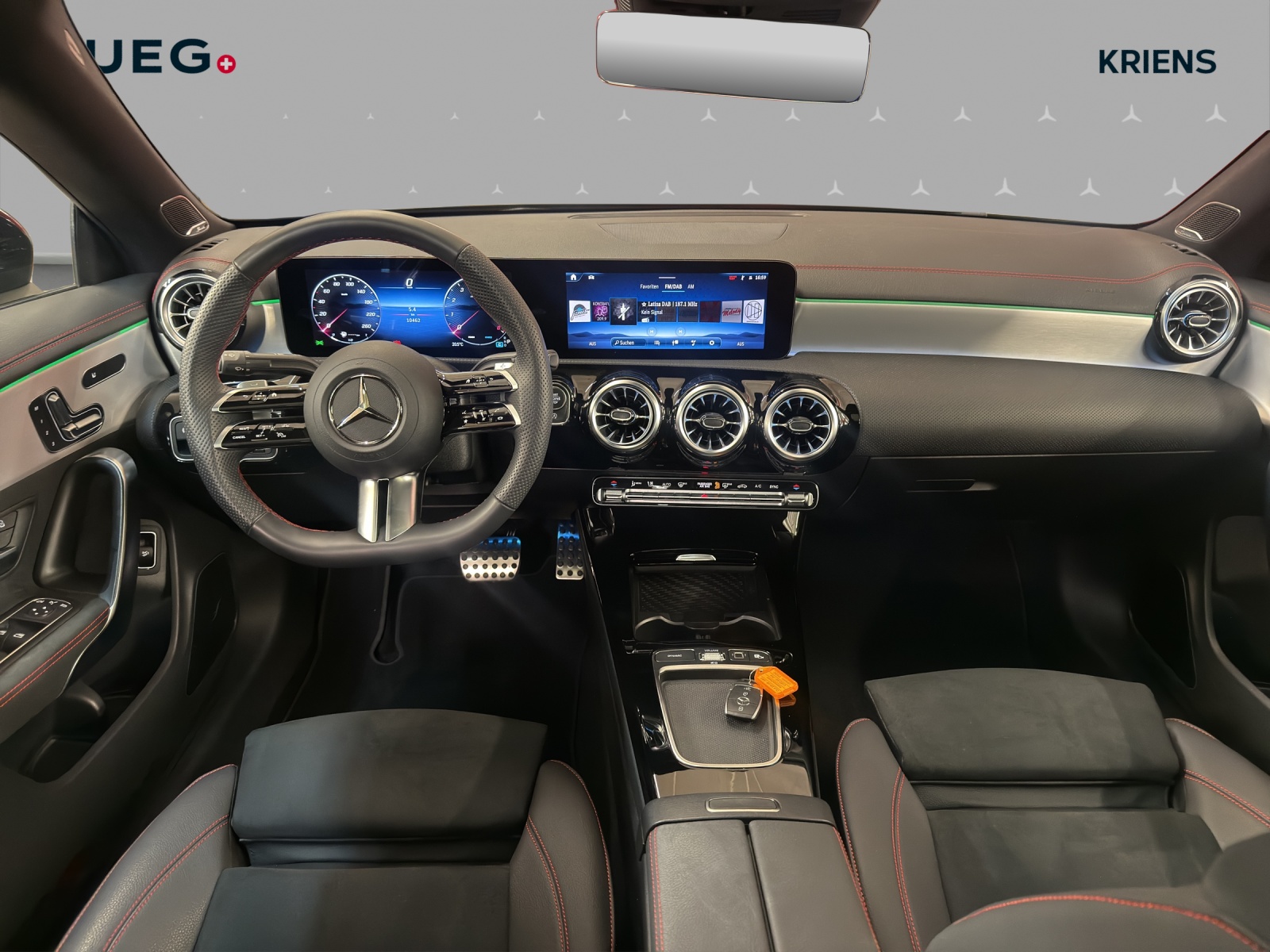MERCEDES-BENZ CLA 220 4M - AMG / 360 Grad Kamera / Multibeam LED / Panorama-Dach-image-10