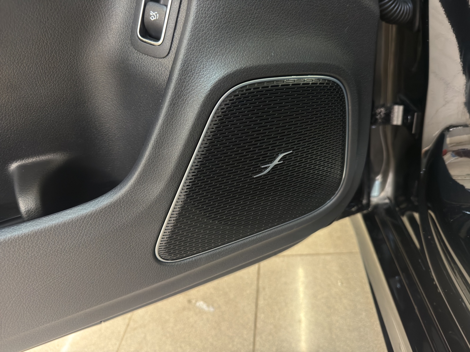 MERCEDES-BENZ CLA 220 4M - AMG / 360 Grad Kamera / Multibeam LED / Panorama-Dach-image-15