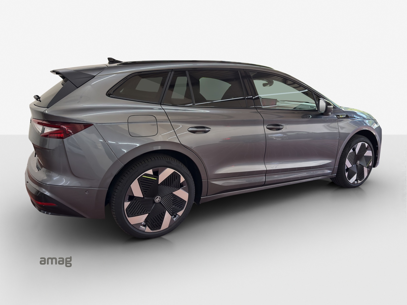SKODA Enyaq 4x4 RS-image-4