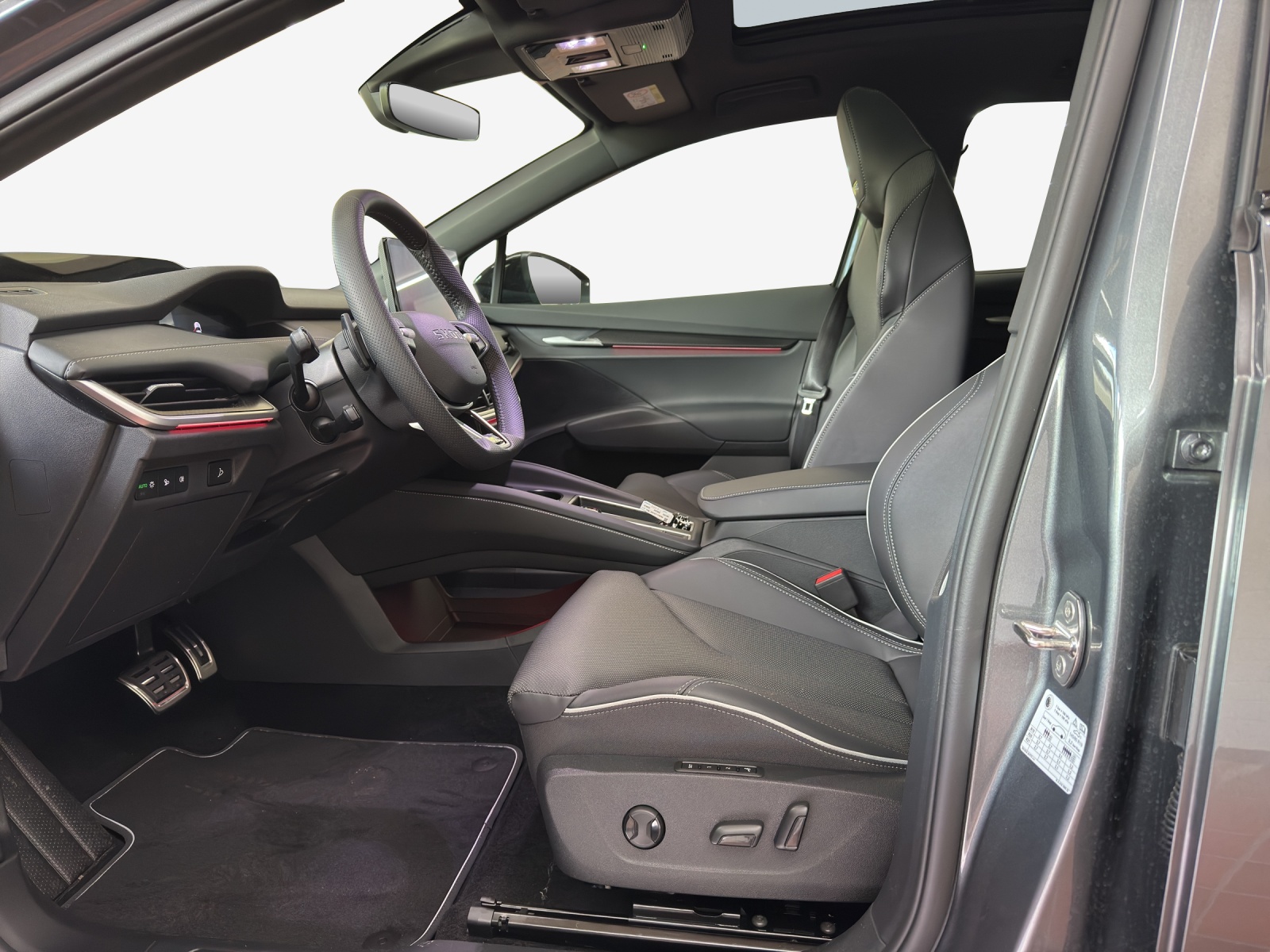 SKODA Enyaq 4x4 RS-image-7