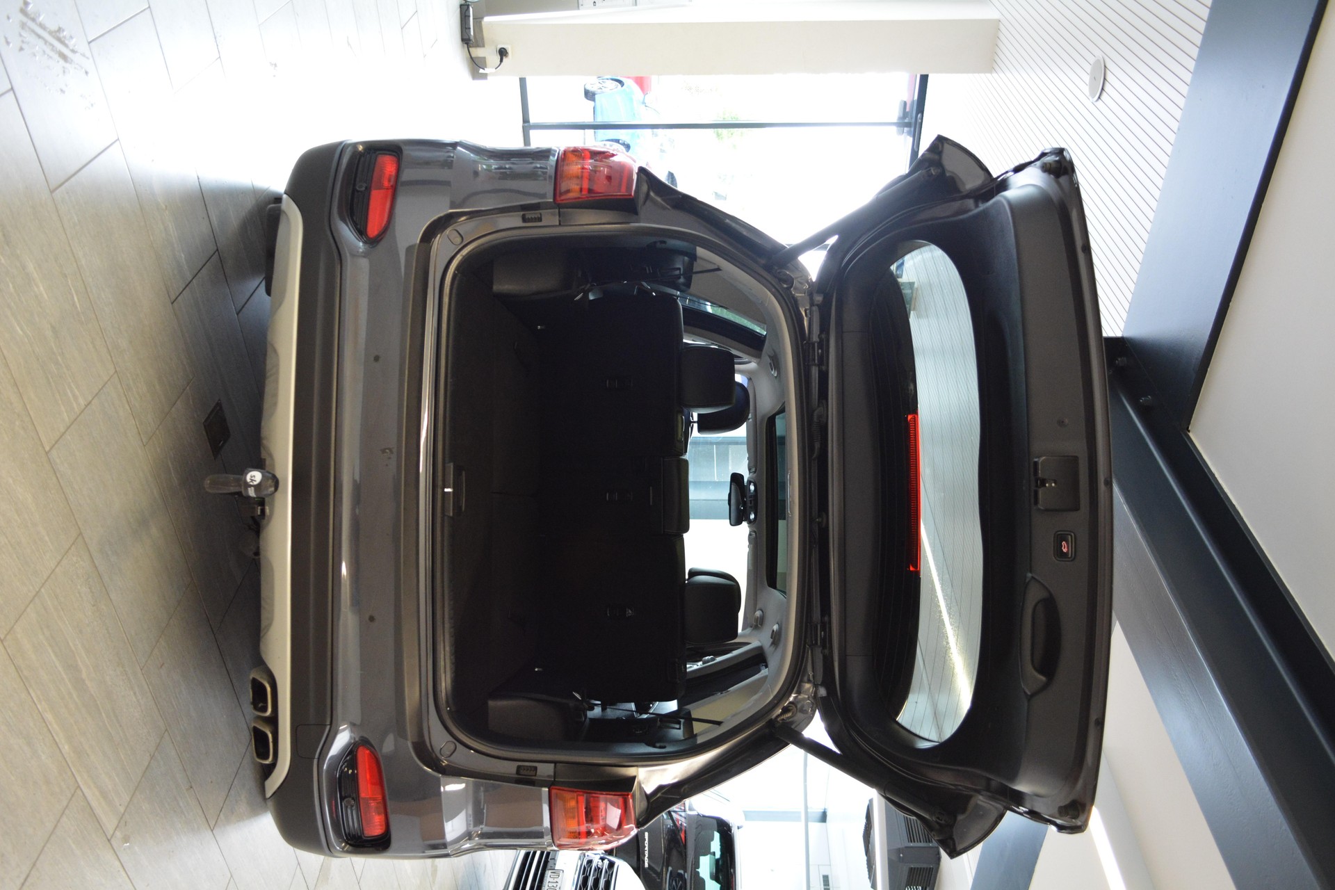 KIA Sorento 2.2 CRDi Style 7P-image-13