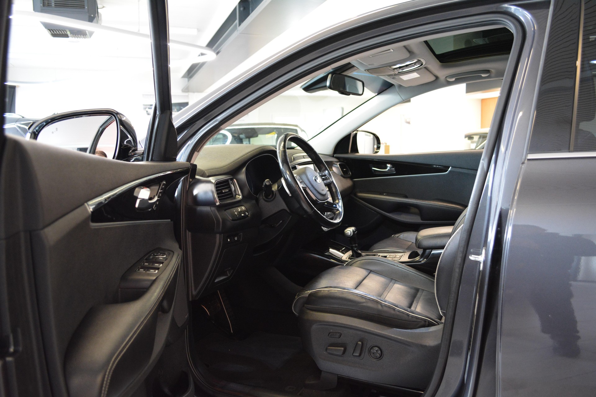 KIA Sorento 2.2 CRDi Style 7P-image-7