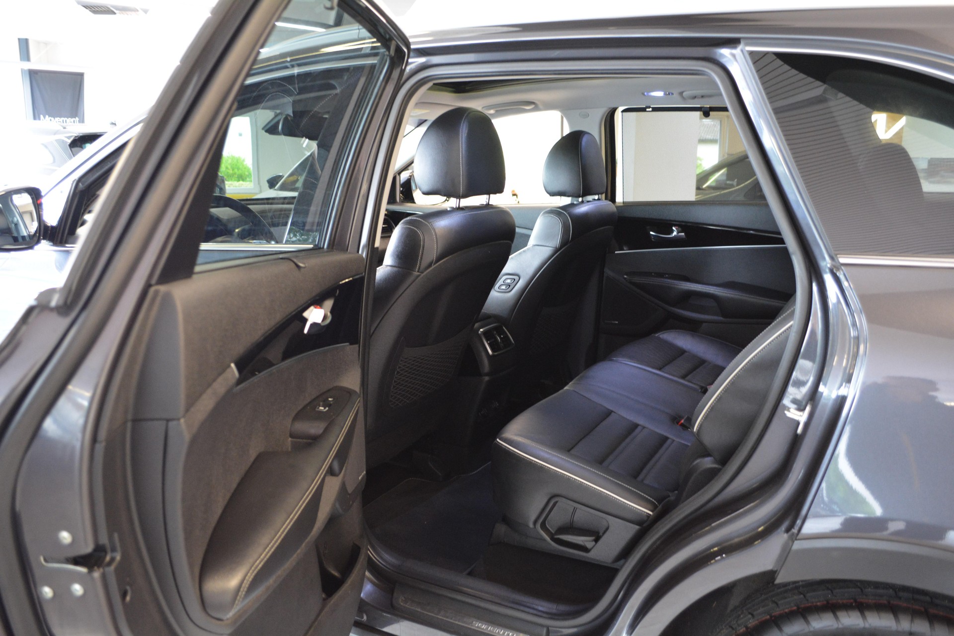KIA Sorento 2.2 CRDi Style 7P-image-6