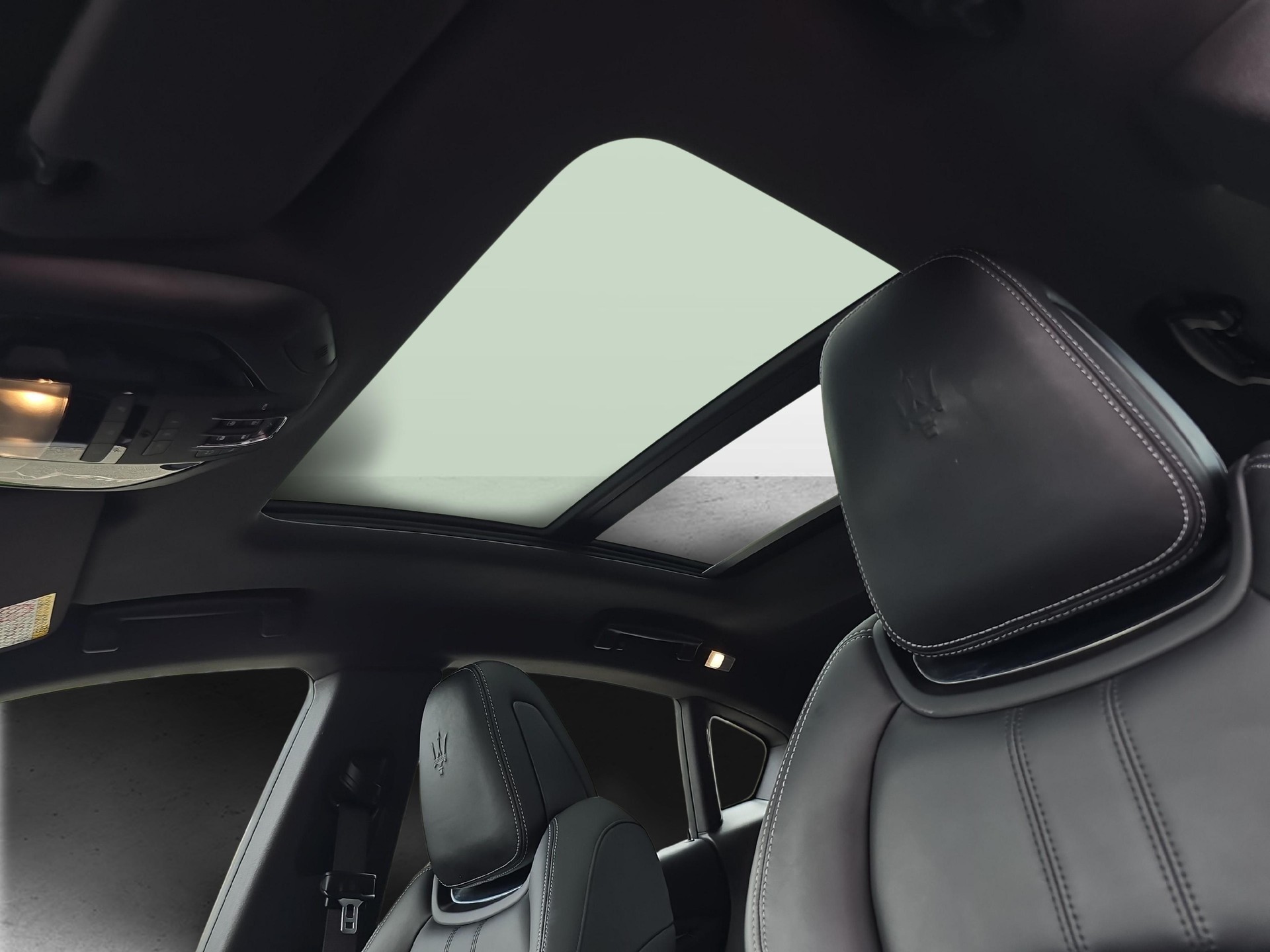 MASERATI Levante 3.0 V6 GranSport-image-19