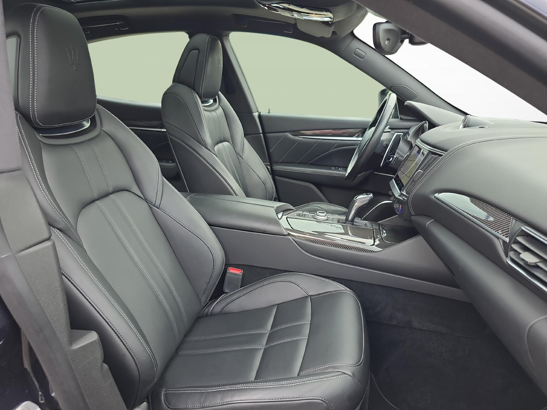 MASERATI Levante 3.0 V6 GranSport-image-9