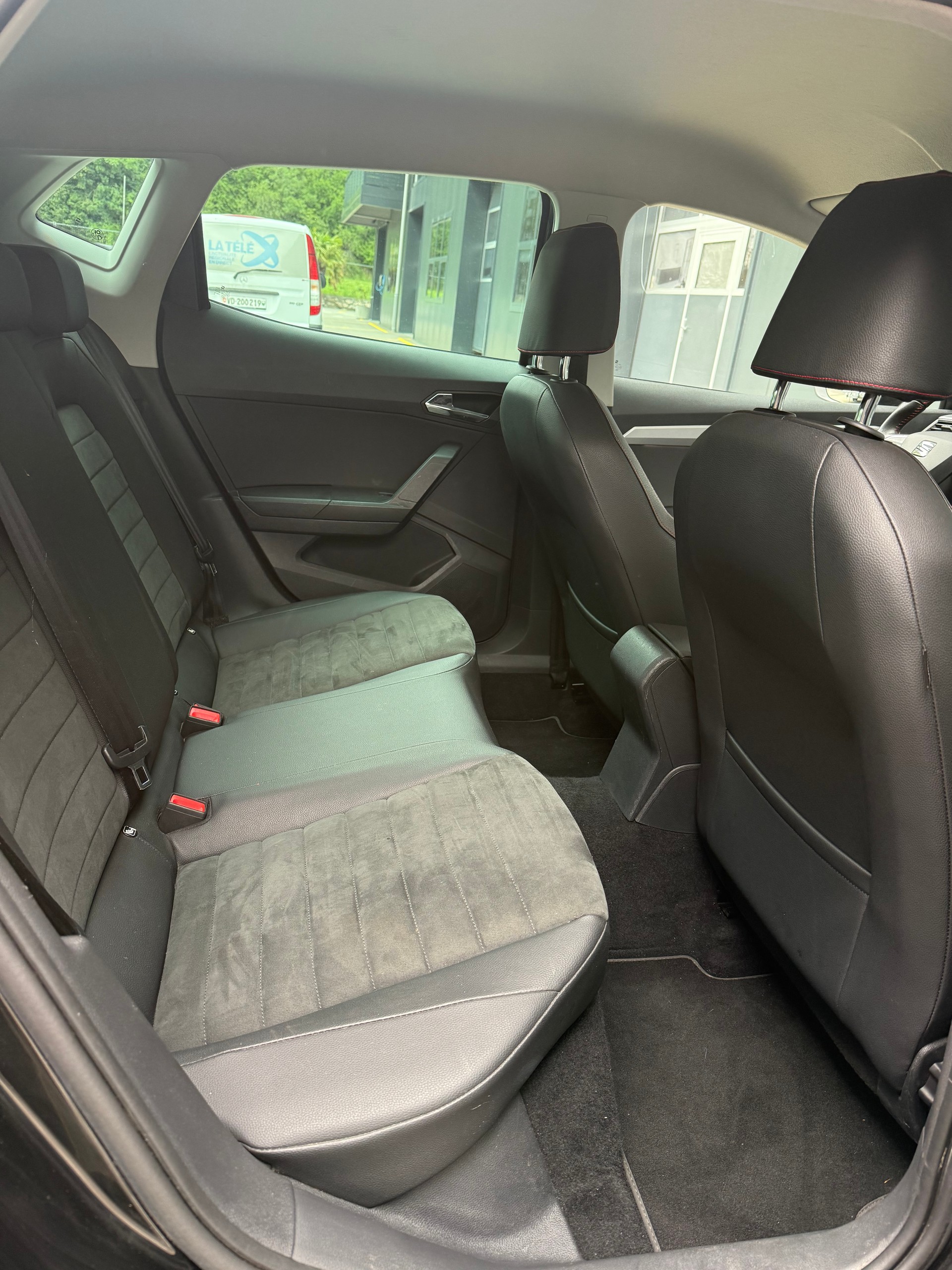 SEAT Ibiza 1.0 TGI CNG Swiss FR Evolution-image-8