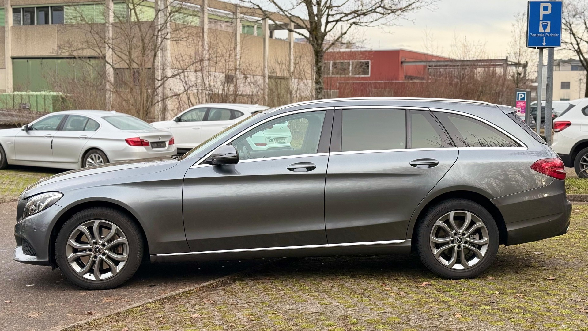 MERCEDES-BENZ C 250 d Swiss Star Avantgarde 4Matic 9G-Tronic-image-6