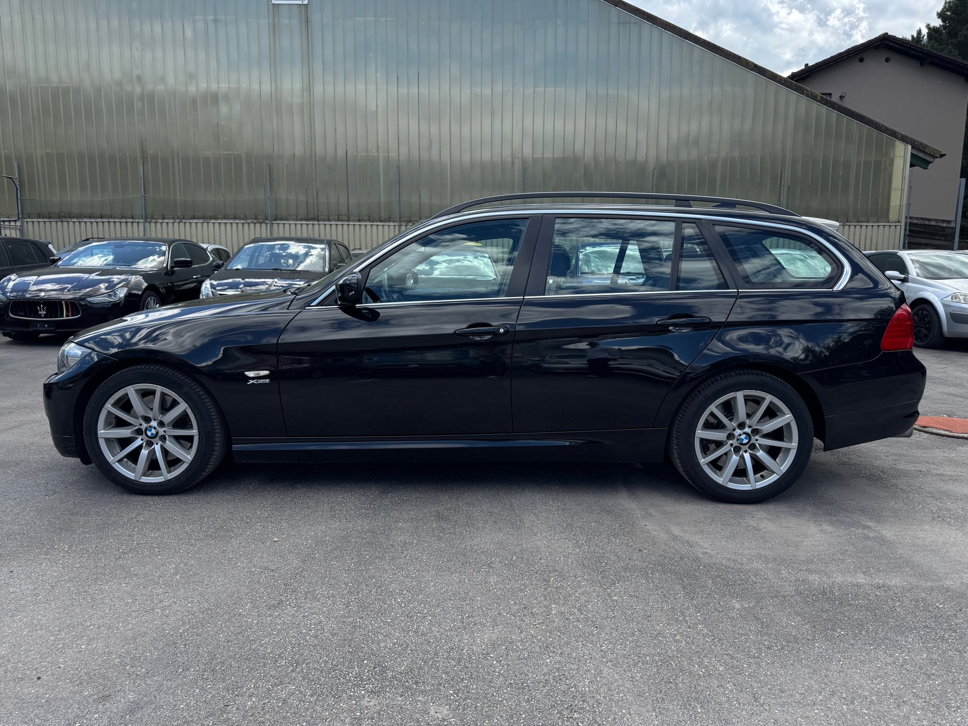 BMW 325i xDrive Touring Steptronic-image-7