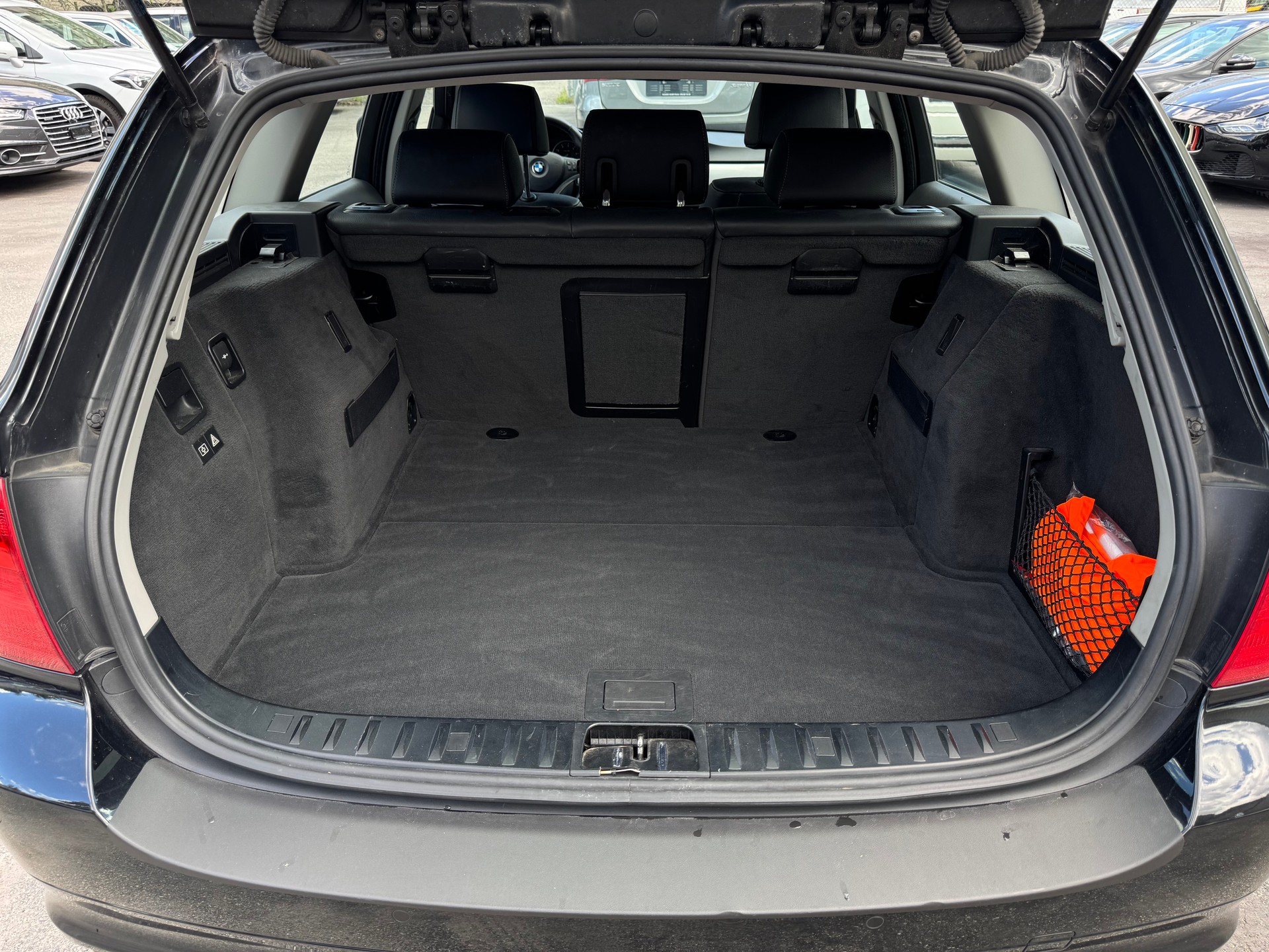 BMW 325i xDrive Touring Steptronic-image-5