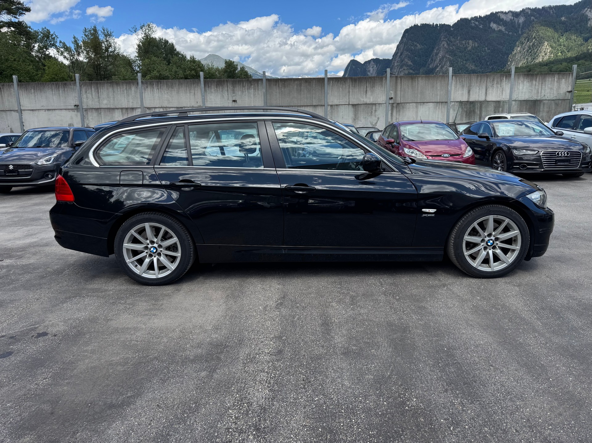BMW 325i xDrive Touring Steptronic-image-2