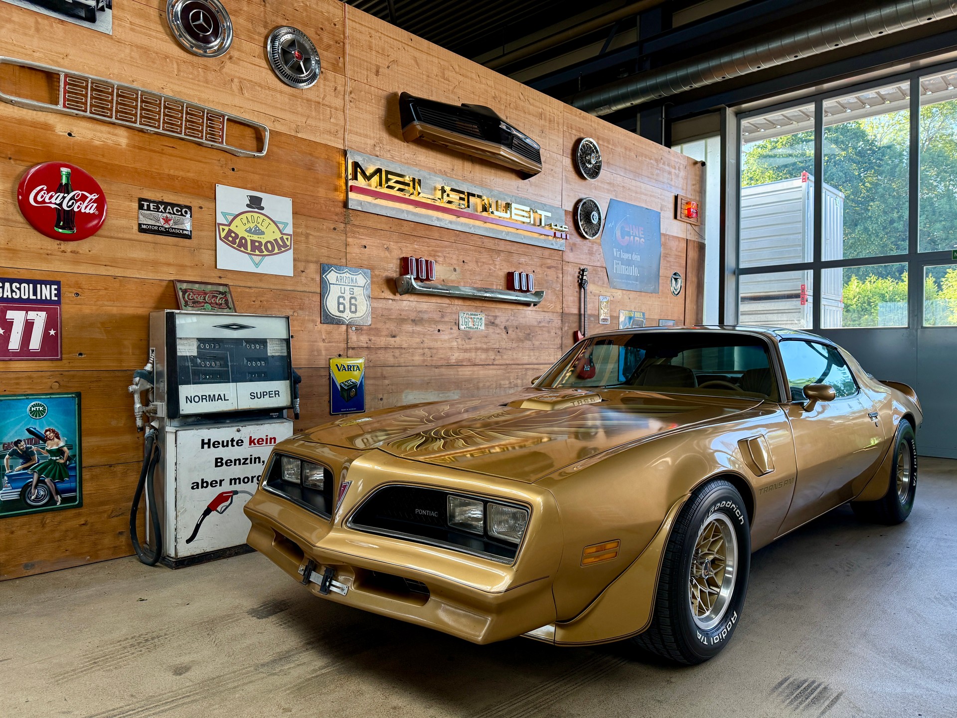 PONTIAC Firebird Trans Am Y88-image-0