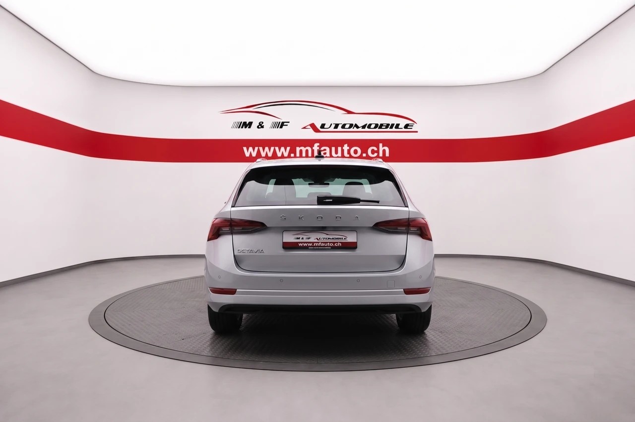 SKODA Octavia Combi 2.0 TDI Ambition DSG CH FAHRZEUG-image-4