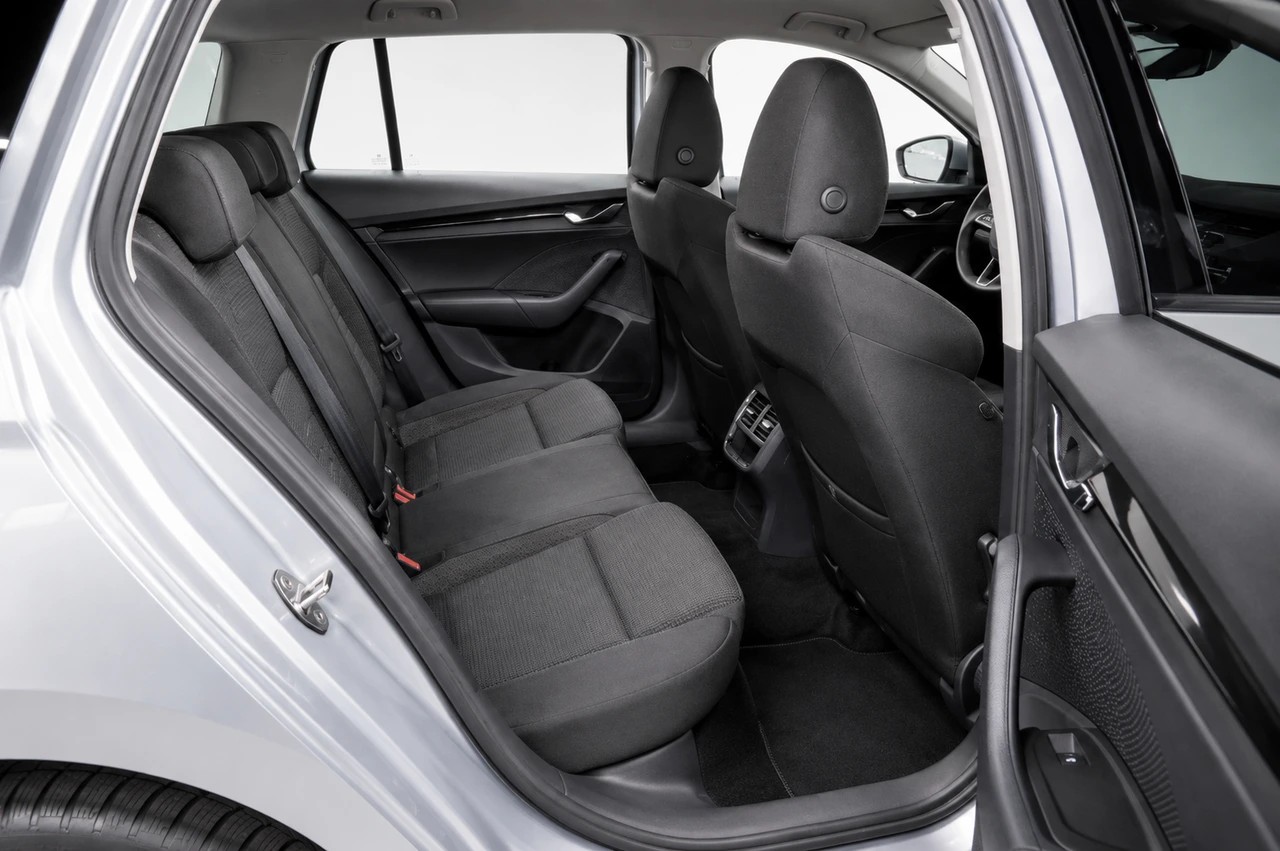SKODA Octavia Combi 2.0 TDI Ambition DSG CH FAHRZEUG-image-10