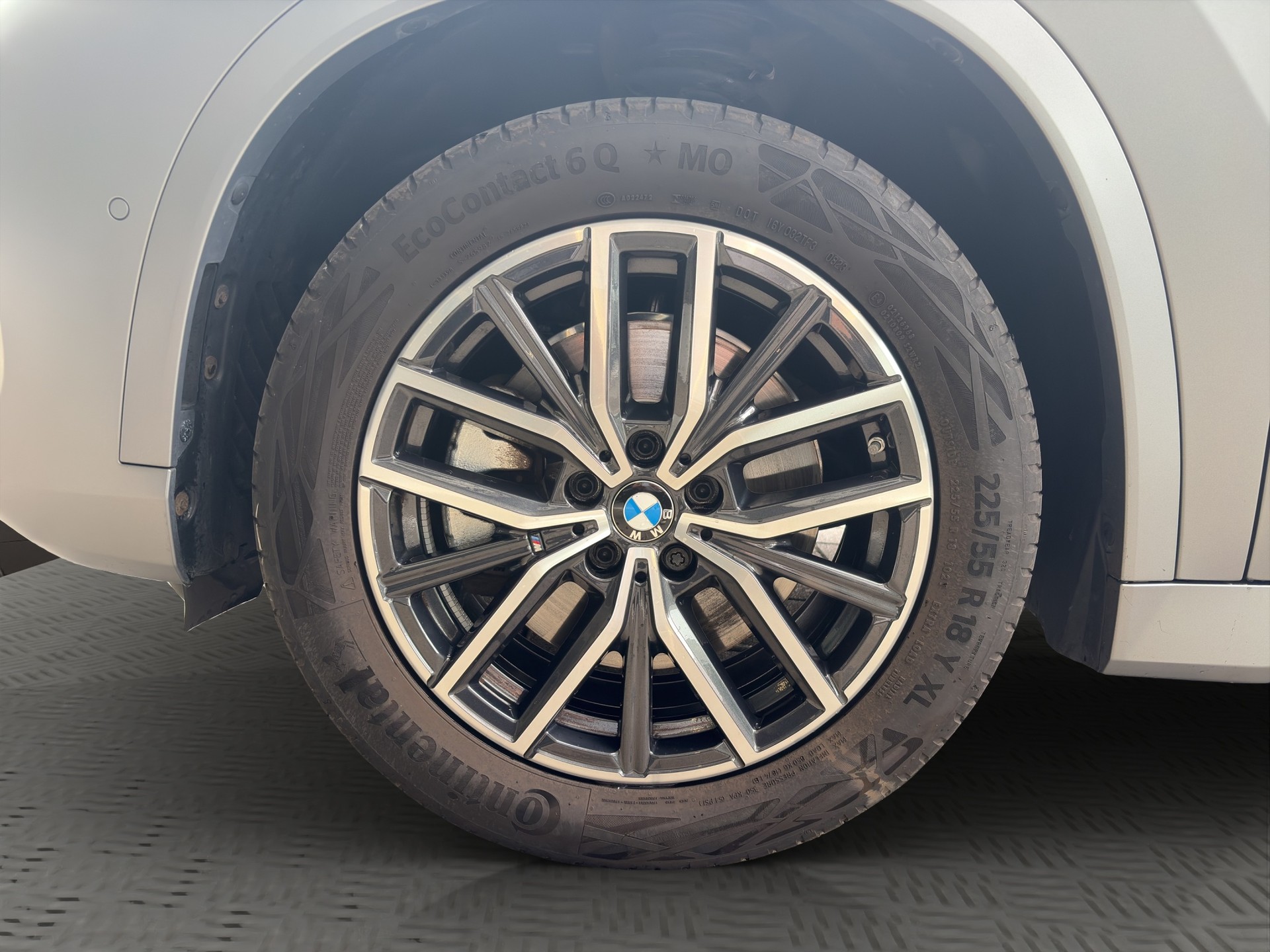 BMW X1 xDrive 23i 48V M Sport-image-8