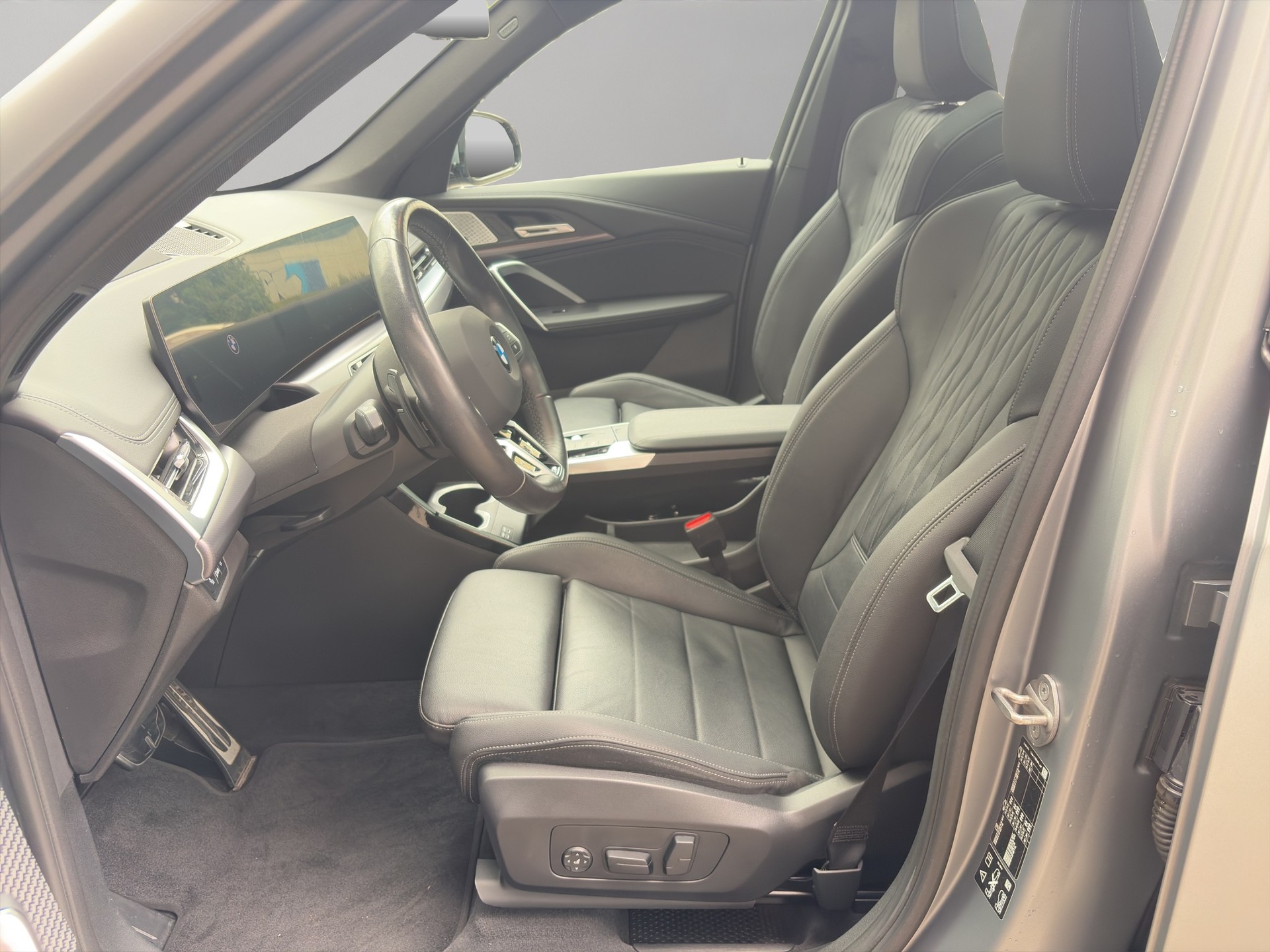 BMW X1 xDrive 23i 48V M Sport-image-9