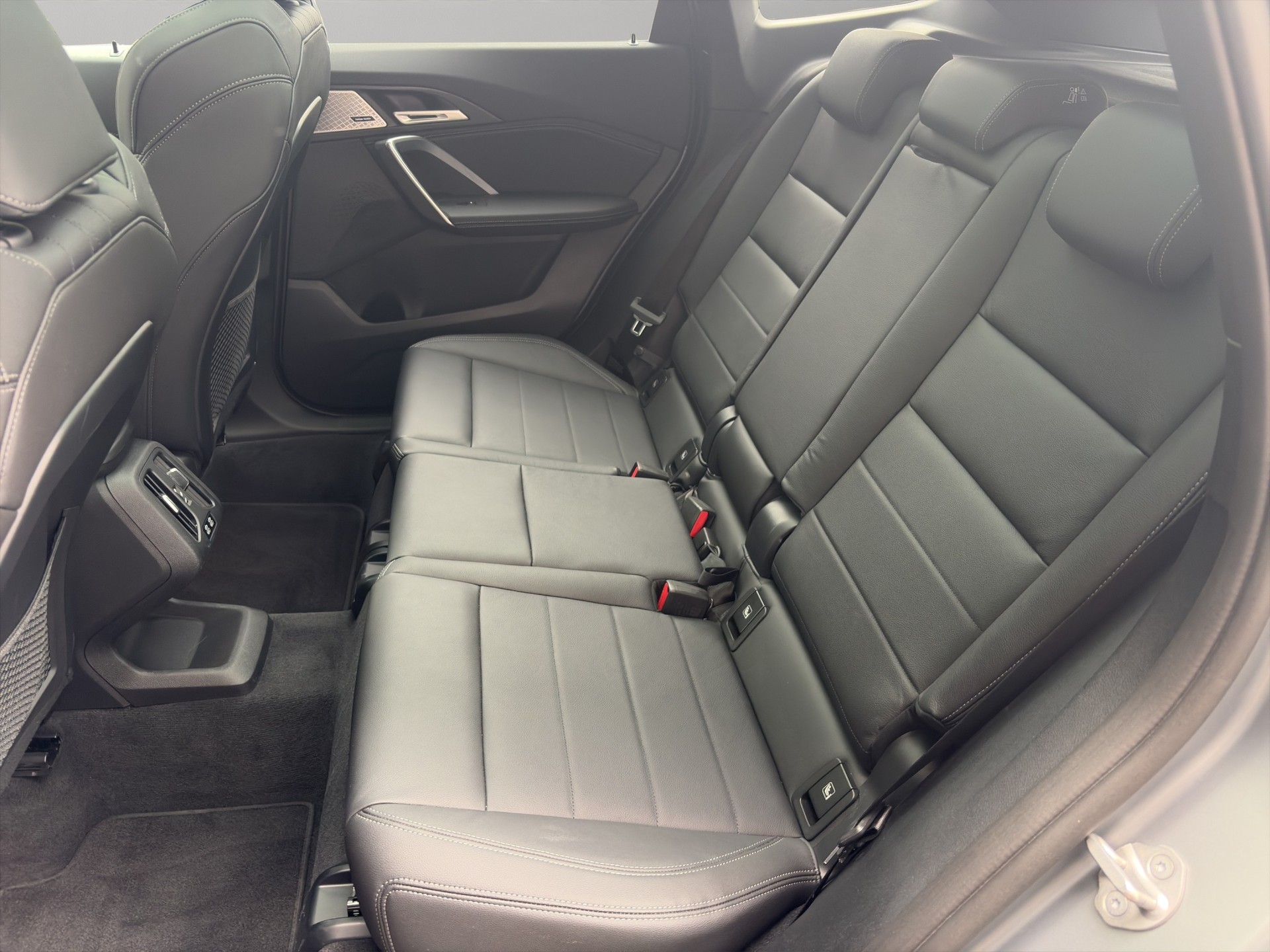 BMW X1 xDrive 23i 48V M Sport-image-17