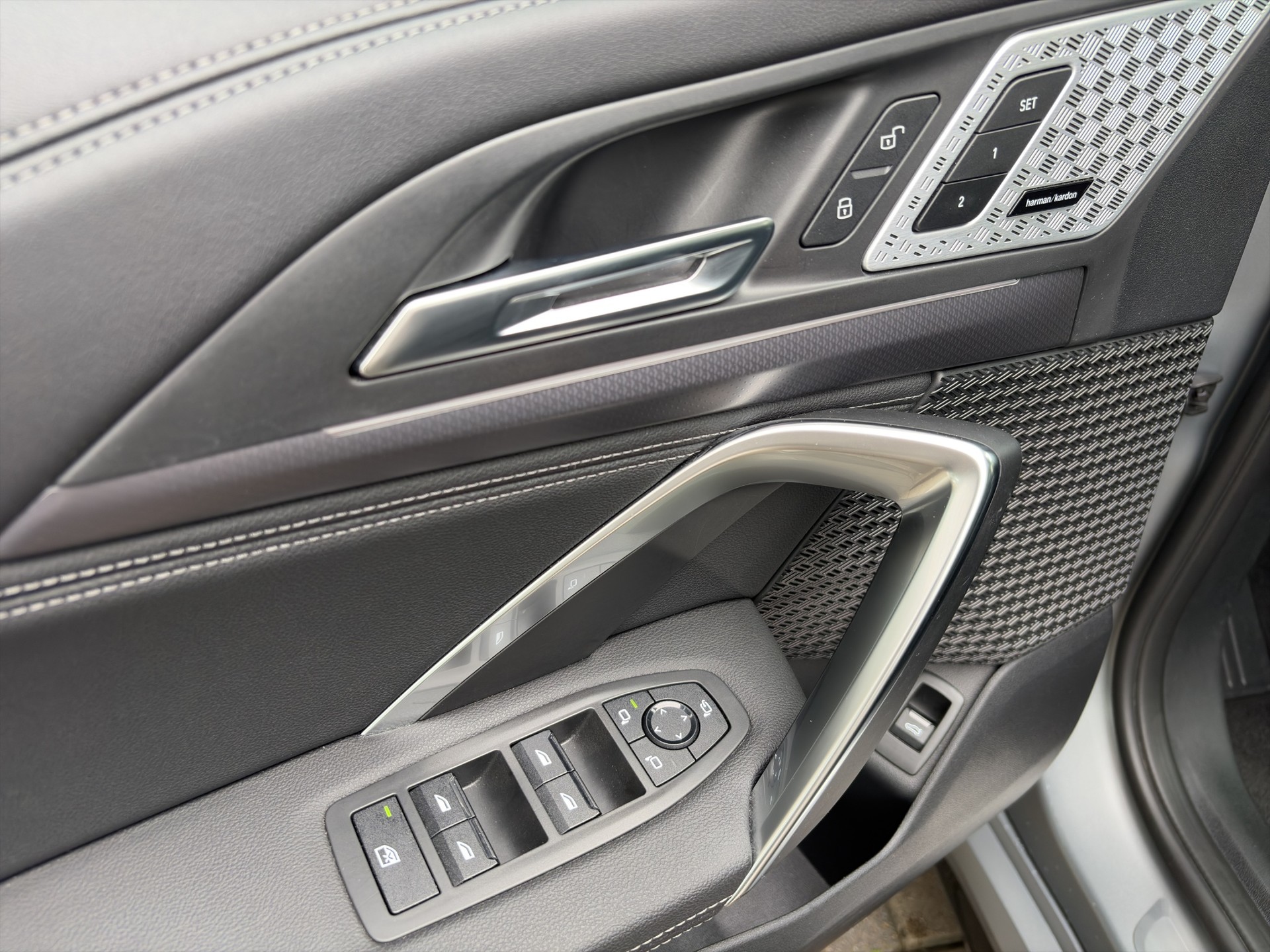 BMW X1 xDrive 23i 48V M Sport-image-10