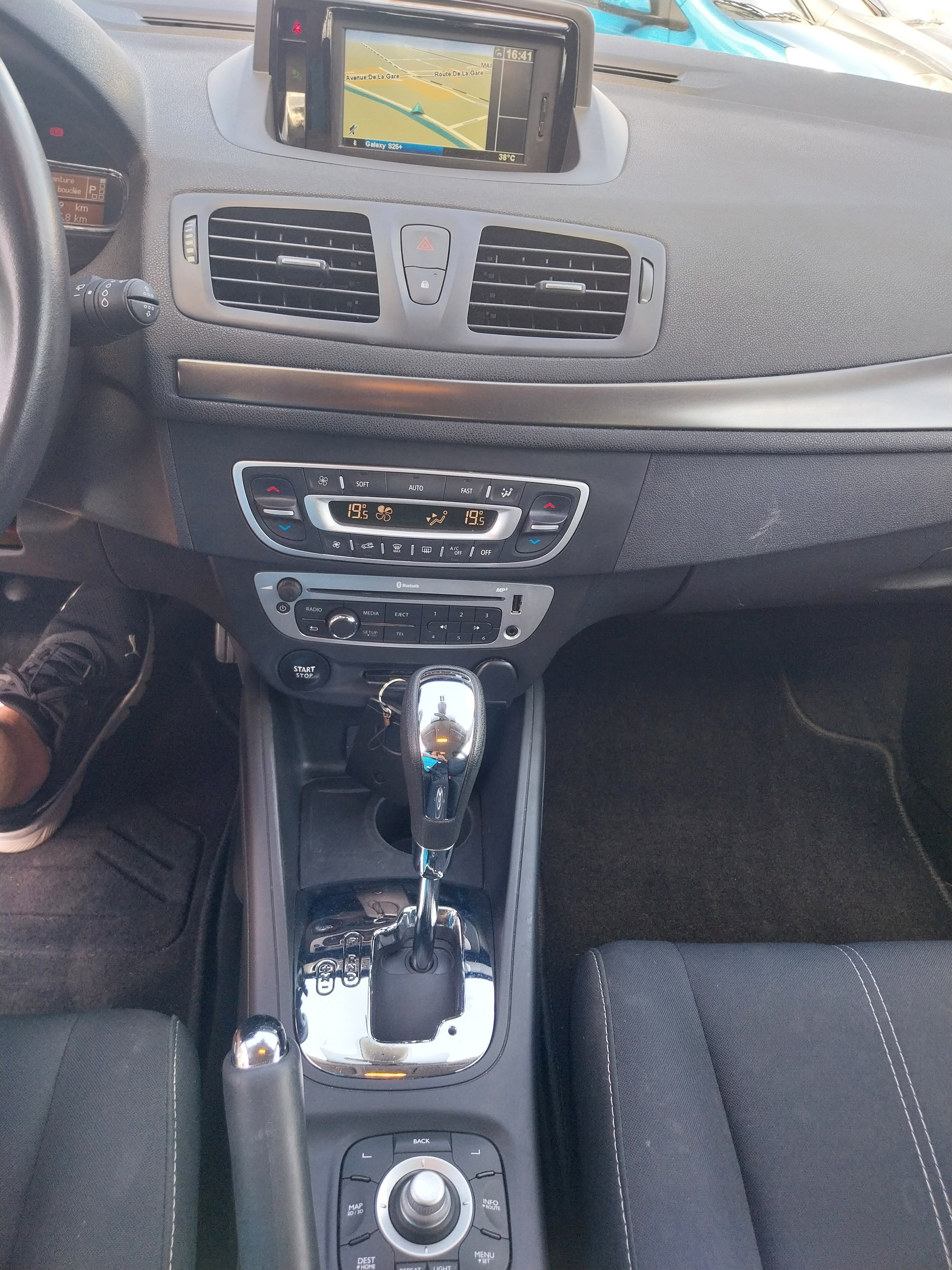 RENAULT Mégane Grandtour 1.5 dCi Expression EDC-image-8