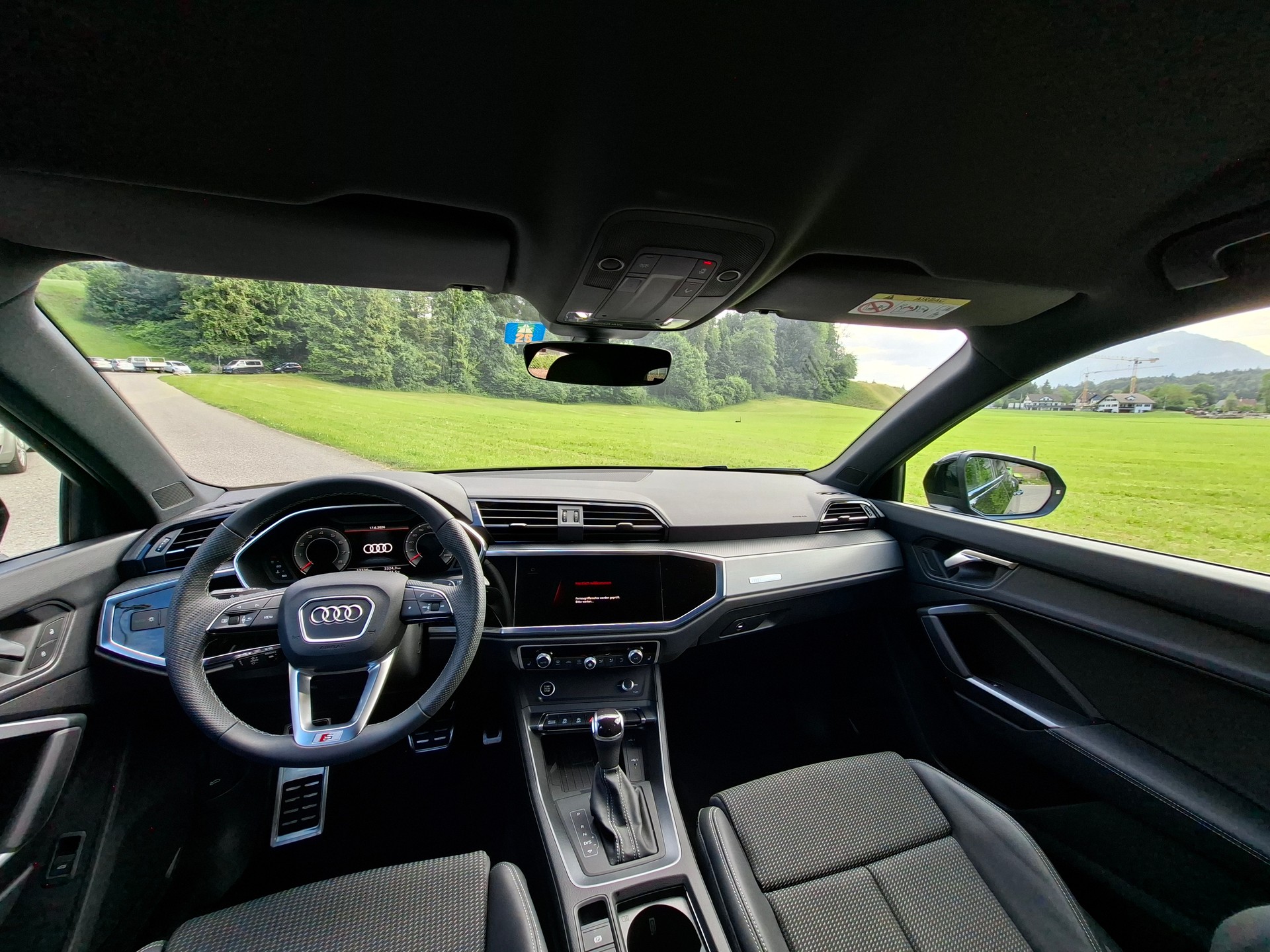 AUDI Q3 35 TFSI S line Attraction S-tronic *Anhängerkupplung+Servicepaket+Garantie"-image-8