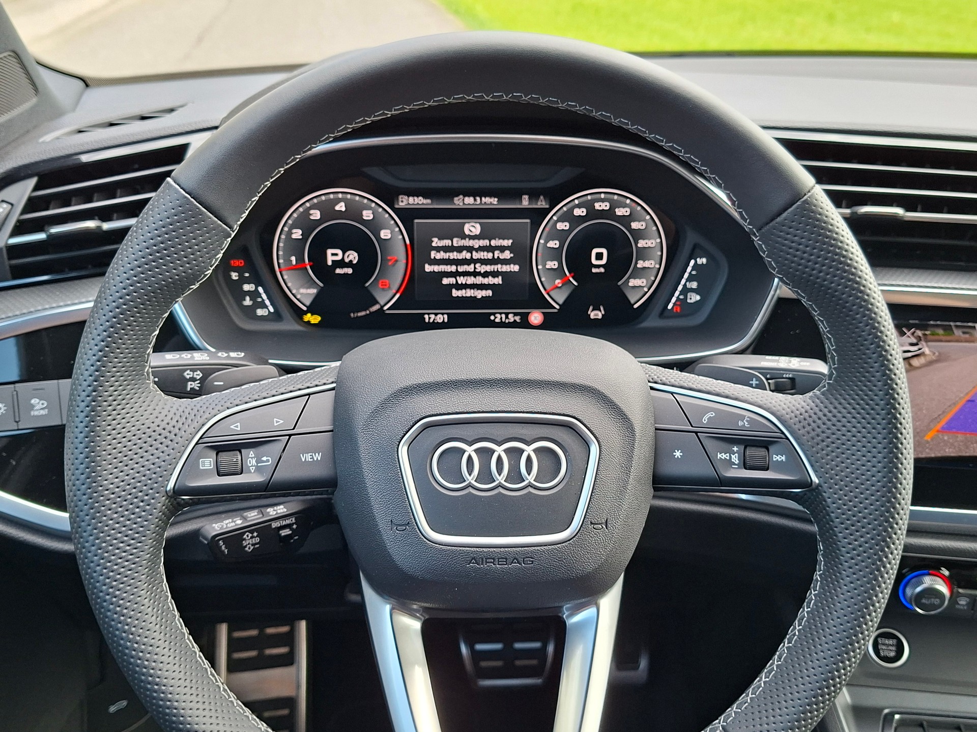 AUDI Q3 35 TFSI S line Attraction S-tronic *Anhängerkupplung+Servicepaket+Garantie"-image-9